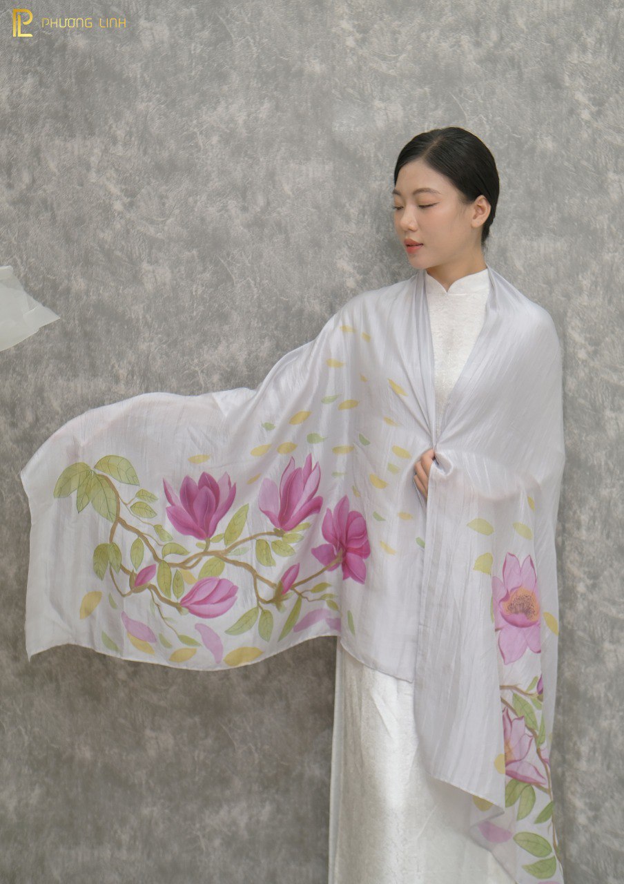 KHĂN LỤA VẼ MÀU NƯỚC NGHỆ THUẬT ĐỘC BẢN 100% TƠ TẰM HOA MỘC LAN