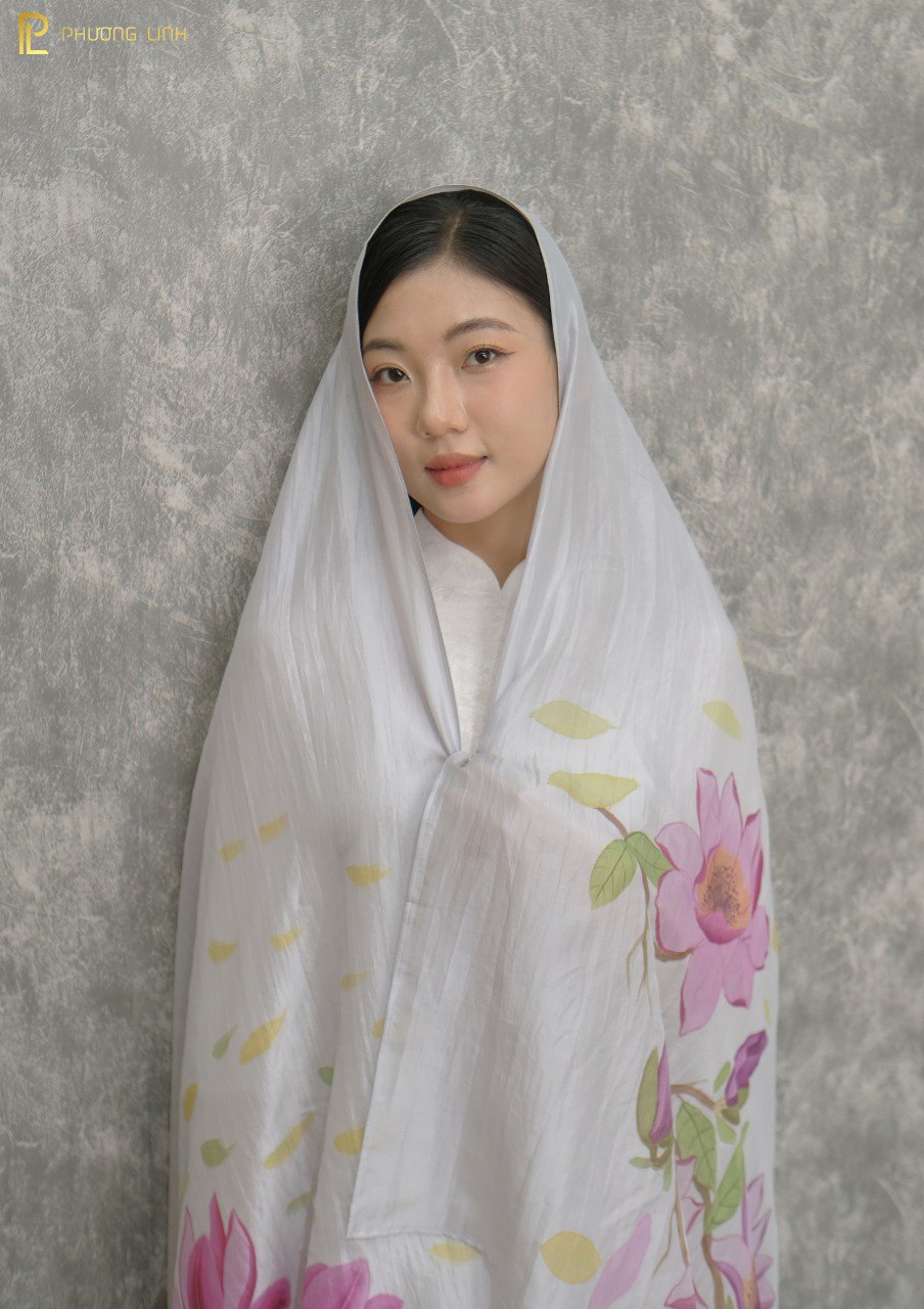 KHĂN LỤA VẼ MÀU NƯỚC NGHỆ THUẬT ĐỘC BẢN 100% TƠ TẰM HOA MỘC LAN