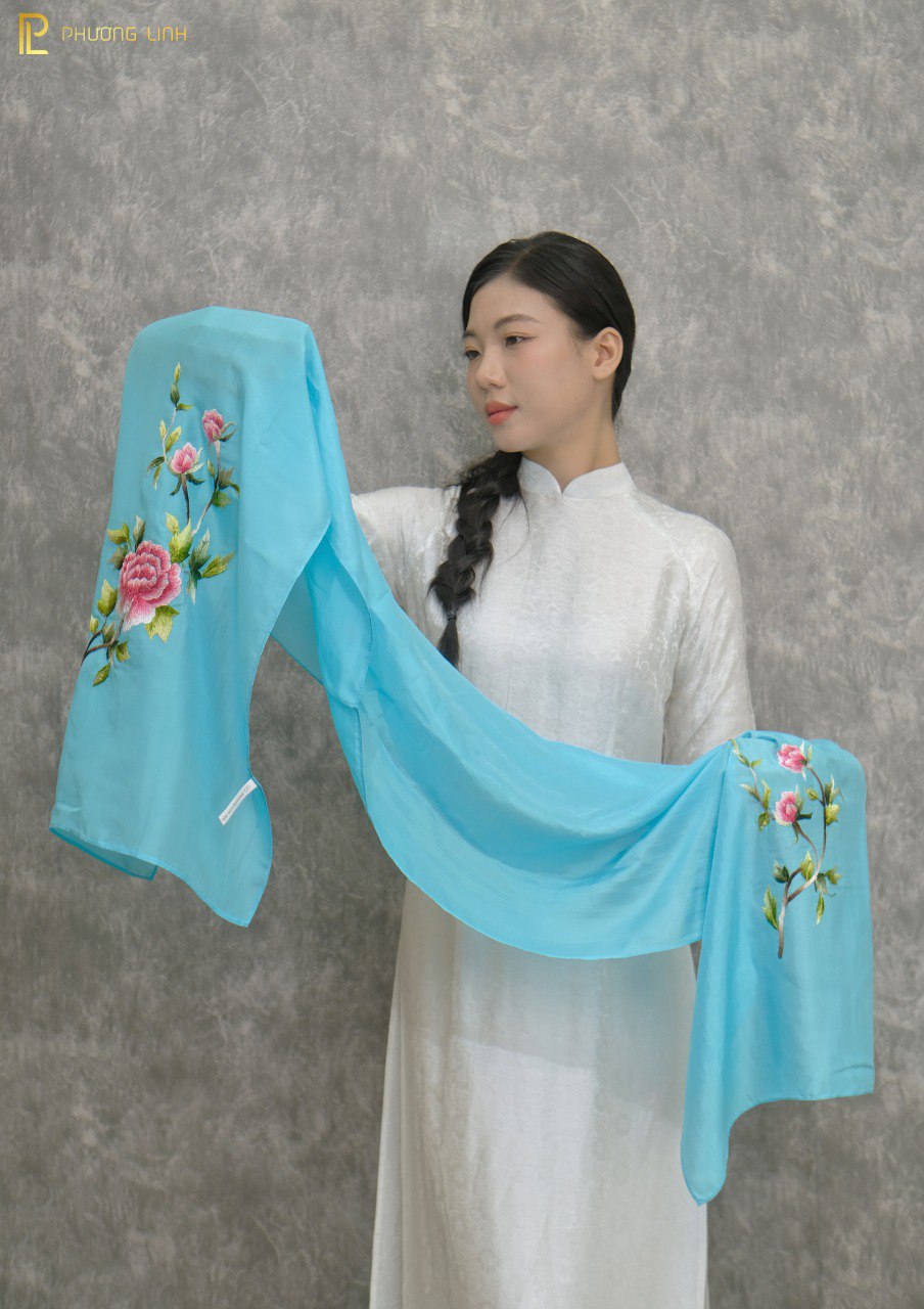 KHĂN LỤA TƠ TẰM THÊU TAY THỦ CÔNG CHỈ TƠ HOA HỒNG