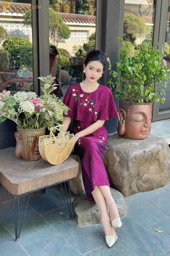 ĐẦM LỤA QUYÊN CÁT - SEN ĐEN