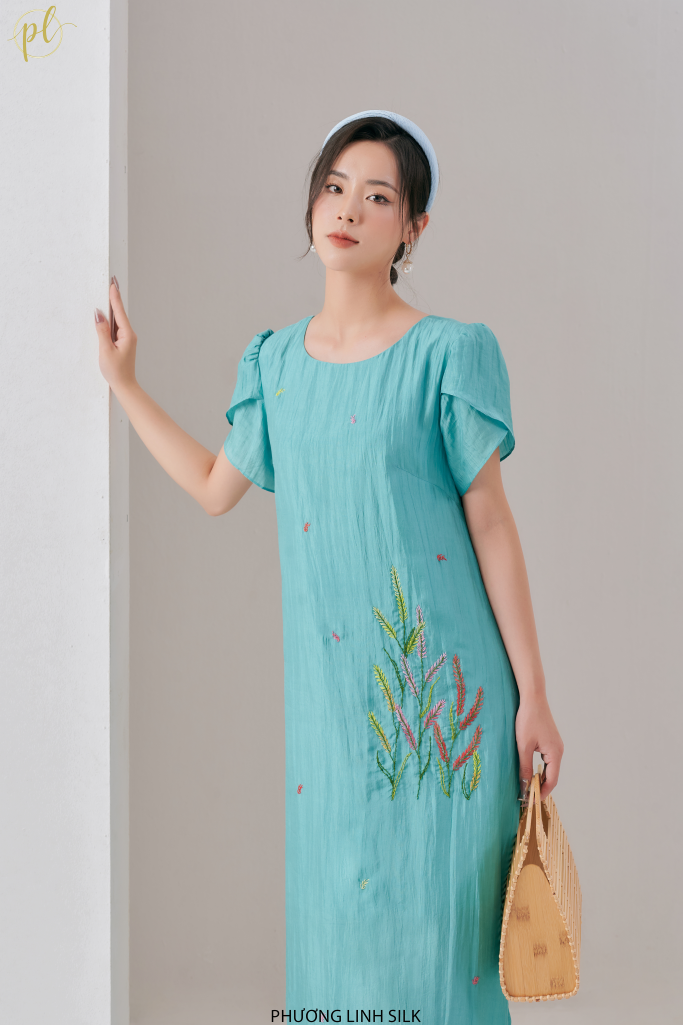 VÁY LỤA NHẸ TAY SEN THÊU 100% TƠ TẰM