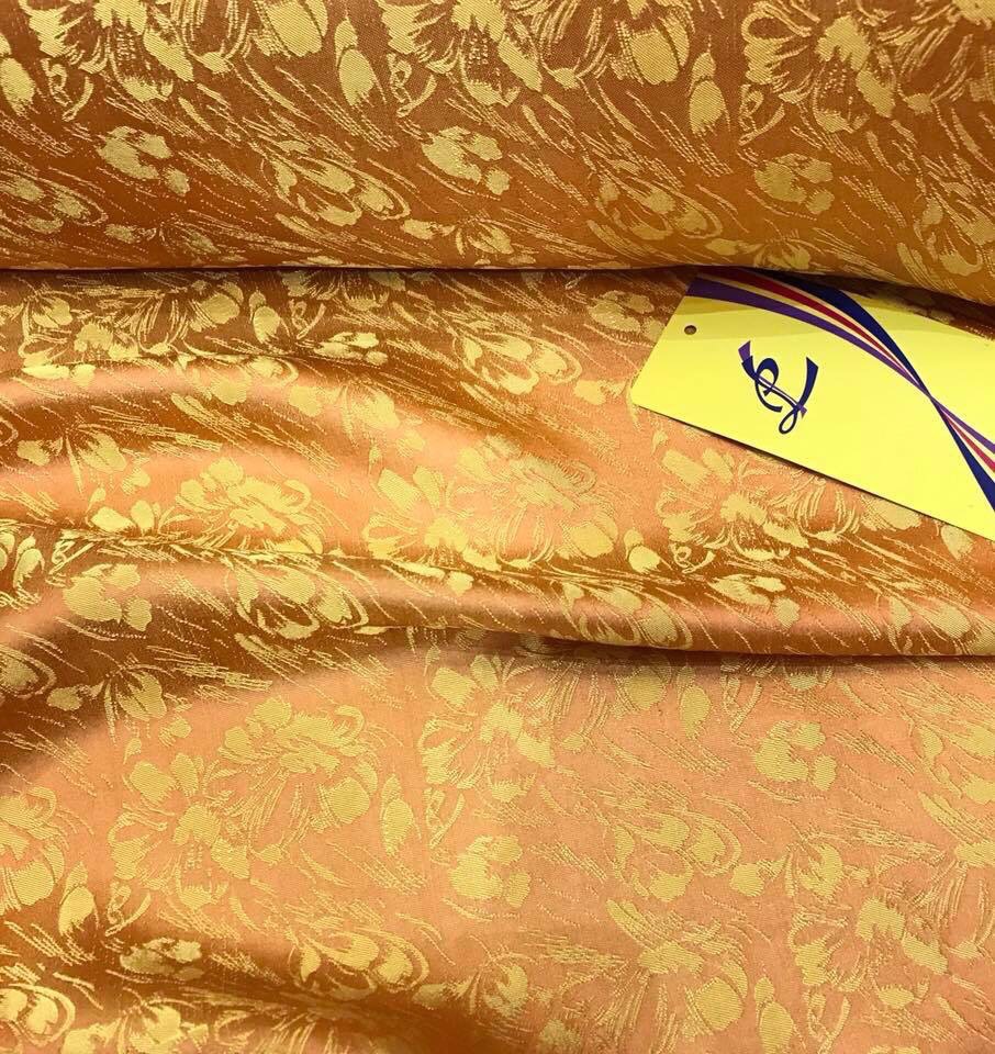 VẢI LỤA TƠ TẰM SATIN HOA MƯA MÀU VÀNG