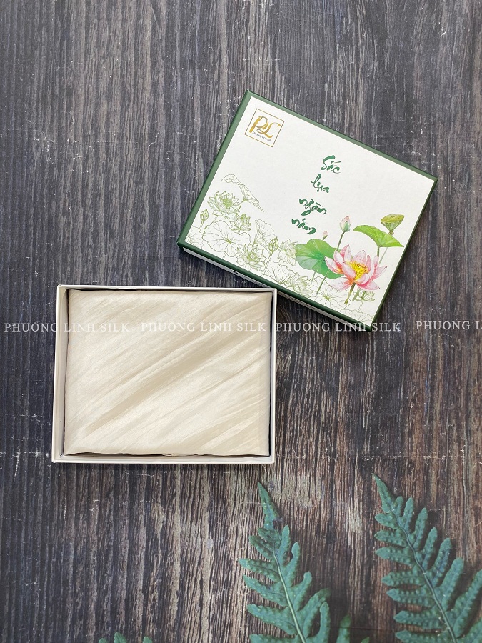 KHĂN LỤA TƠ TẰM DÀY ĐƠN SẮC