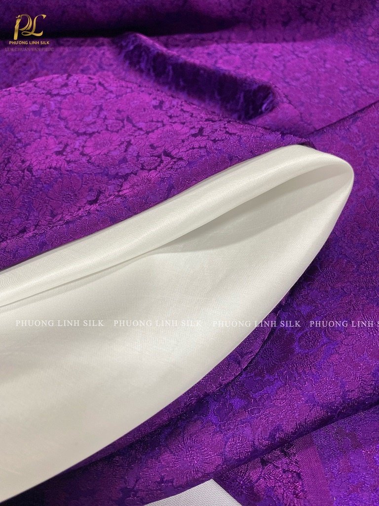 VẢI LỤA SATIN TƠ TẰM HOA CÚC MÀU TÍM HUẾ VÀ VẢI SATIN TRƠN 70% TƠ TẰM