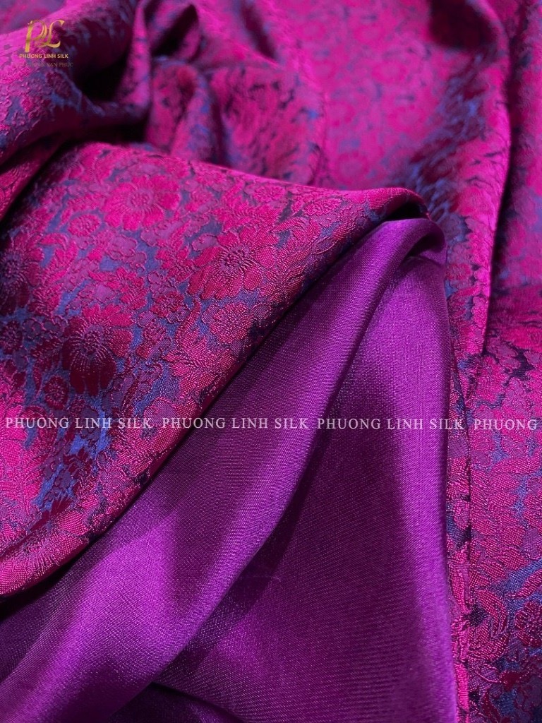 VẢI LỤA SATIN TƠ TẰM HOA CÚC MÀU XANH HỒNG VÀ VẢI SATIN TRƠN 70% TƠ TẰM