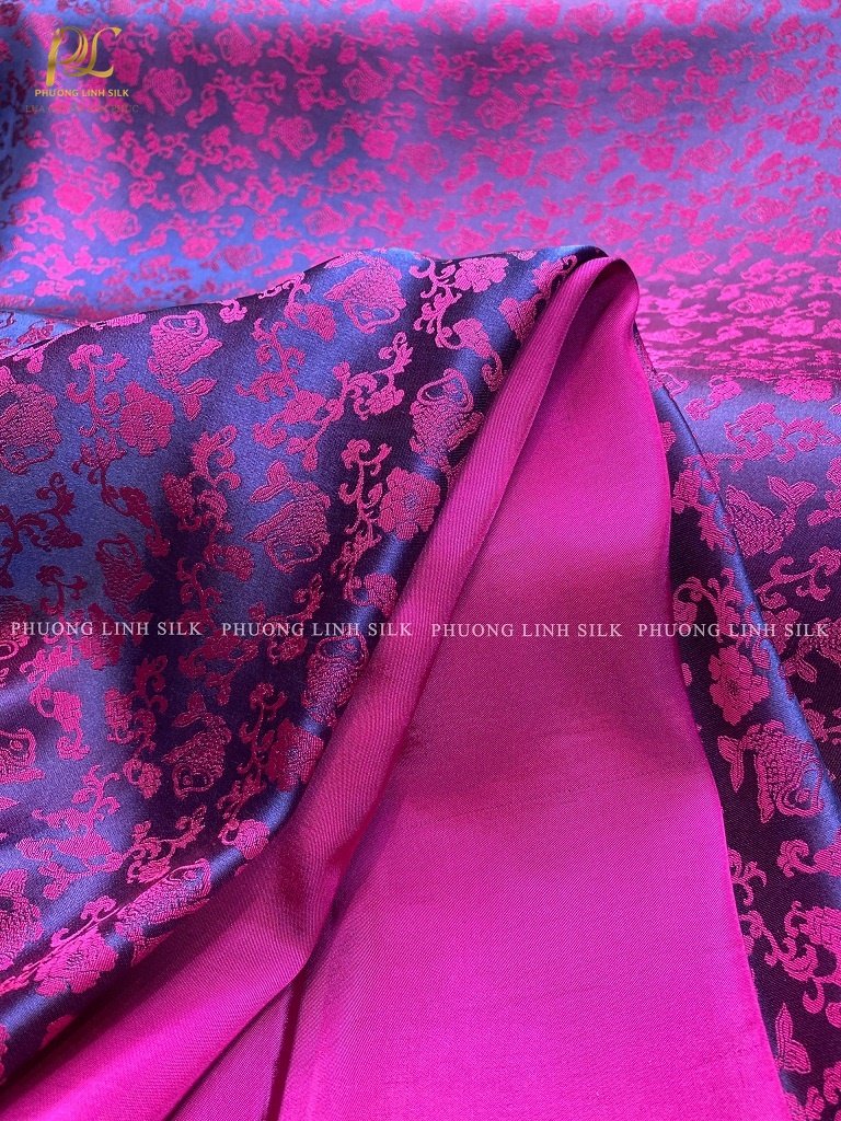 VẢI LỤA SATIN TƠ TẰM CÁ NGỰ XANH HỒNG VÀ VẢI SATIN TRƠN 70% TƠ TẰM