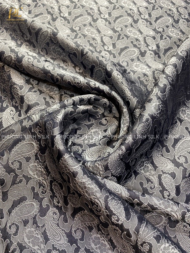 VẢI LỤA SATIN TƠ TẰM ĐUÔI CÔNG MÀU GHI