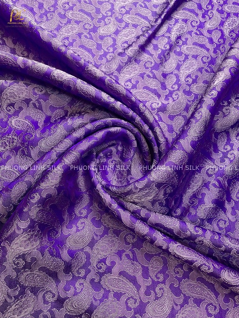 VẢI LỤA SATIN TƠ TẰM ĐUÔI CÔNG MÀU TÍM TRẮNG