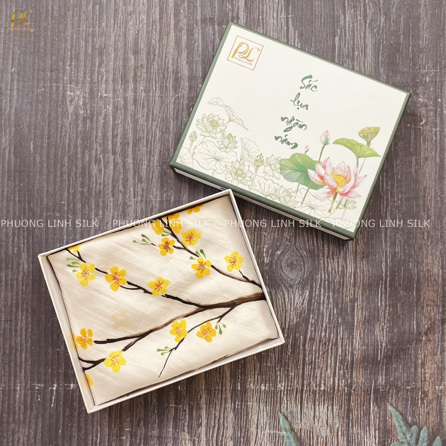 KHĂN LỤA VẼ MÀU NƯỚC 100% TƠ TẰM HOA MAI