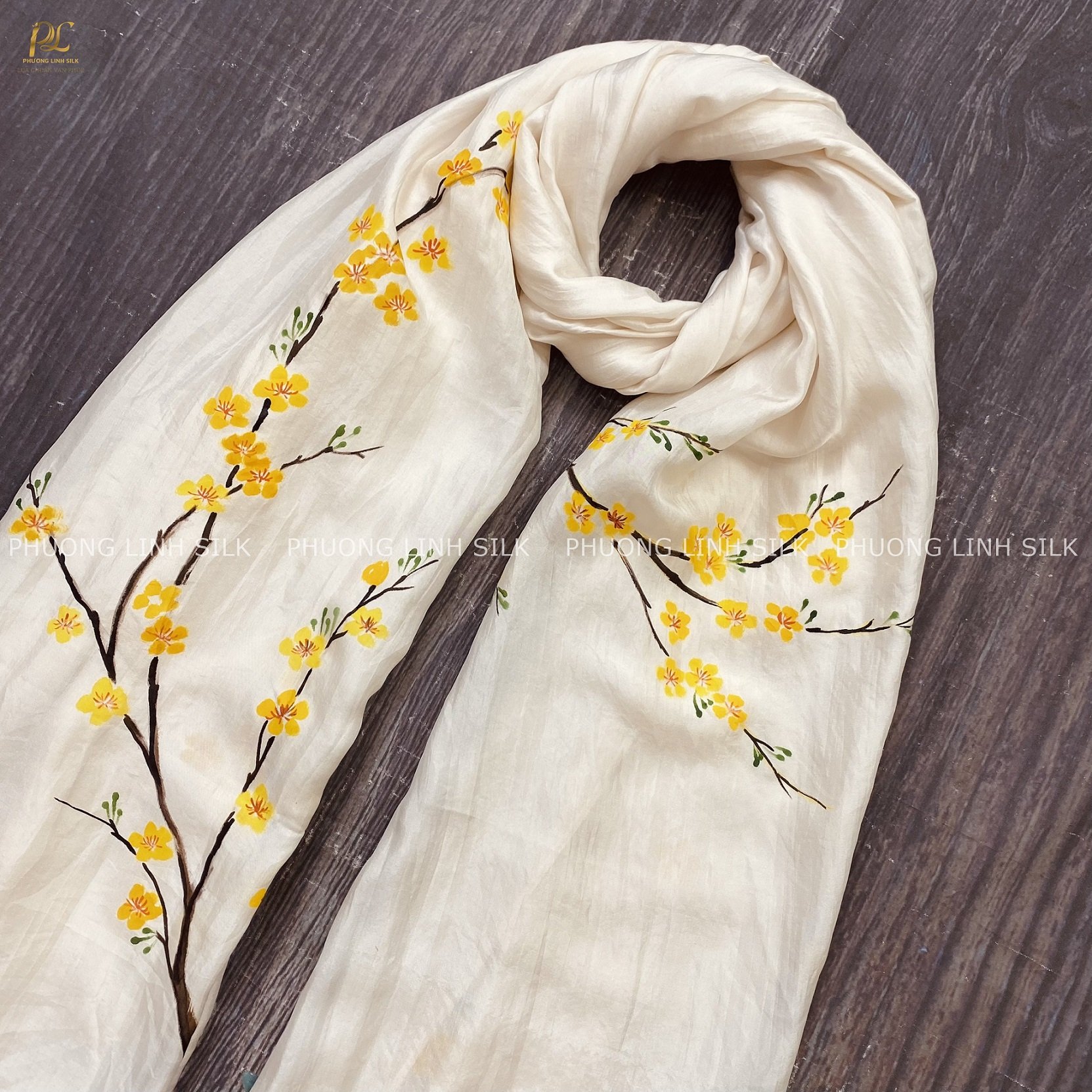 KHĂN LỤA VẼ MÀU NƯỚC 100% TƠ TẰM HOA MAI