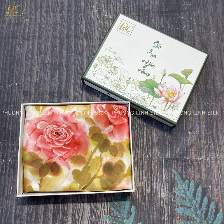 KHĂN LỤA VẼ MÀU NƯỚC 100% TƠ TẰM HOA HỒNG ĐỎ