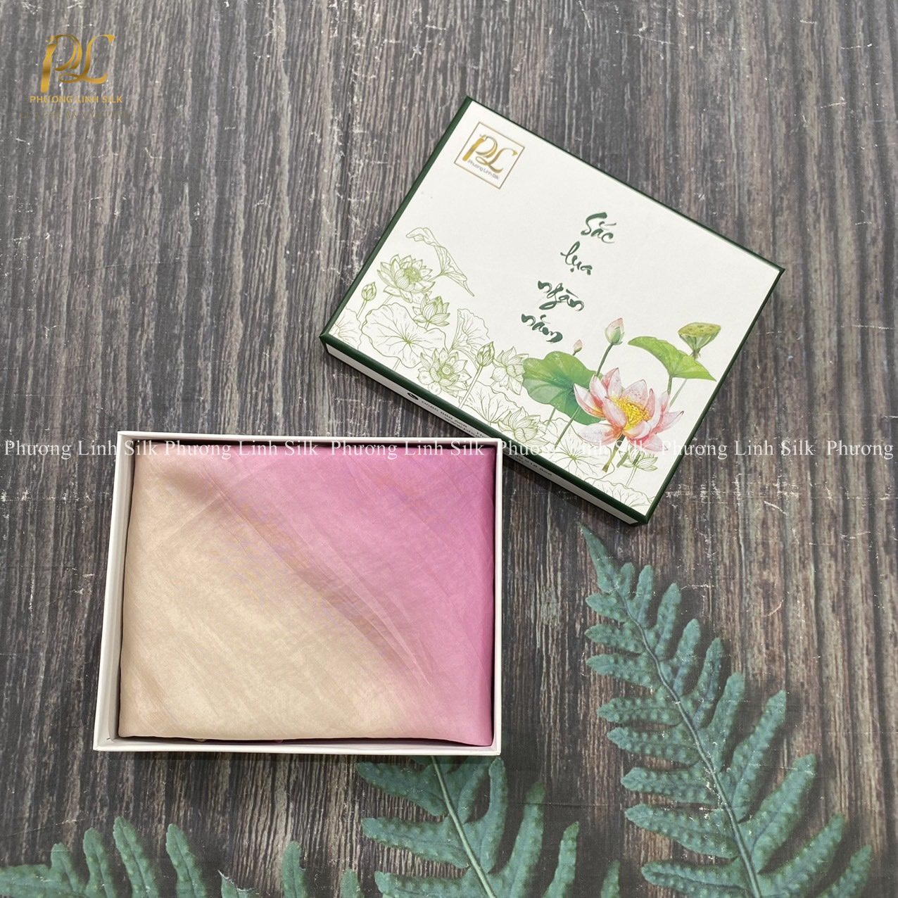 KHĂN LOANG BA MÀU NGHỆ THUẬT