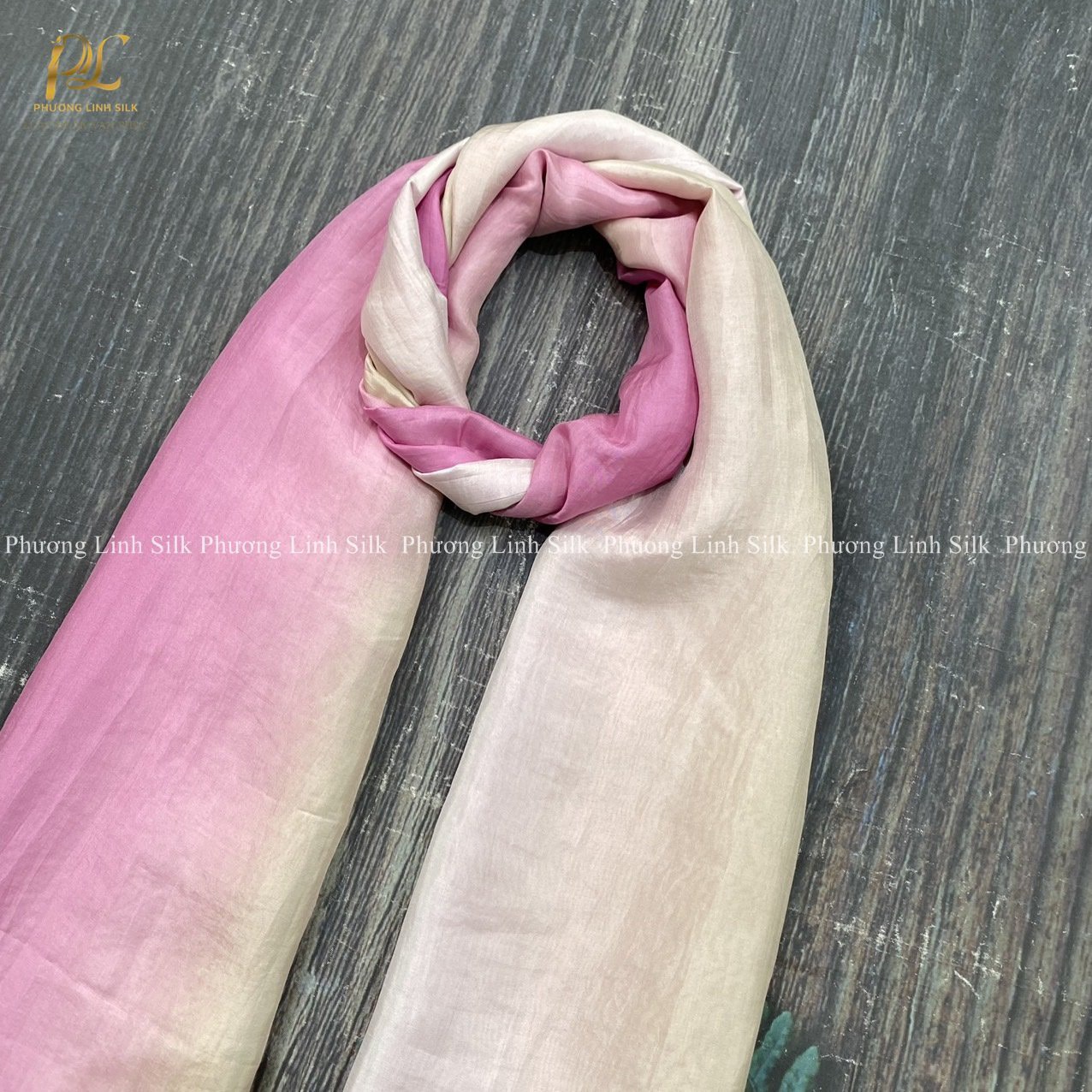 KHĂN LOANG BA MÀU NGHỆ THUẬT