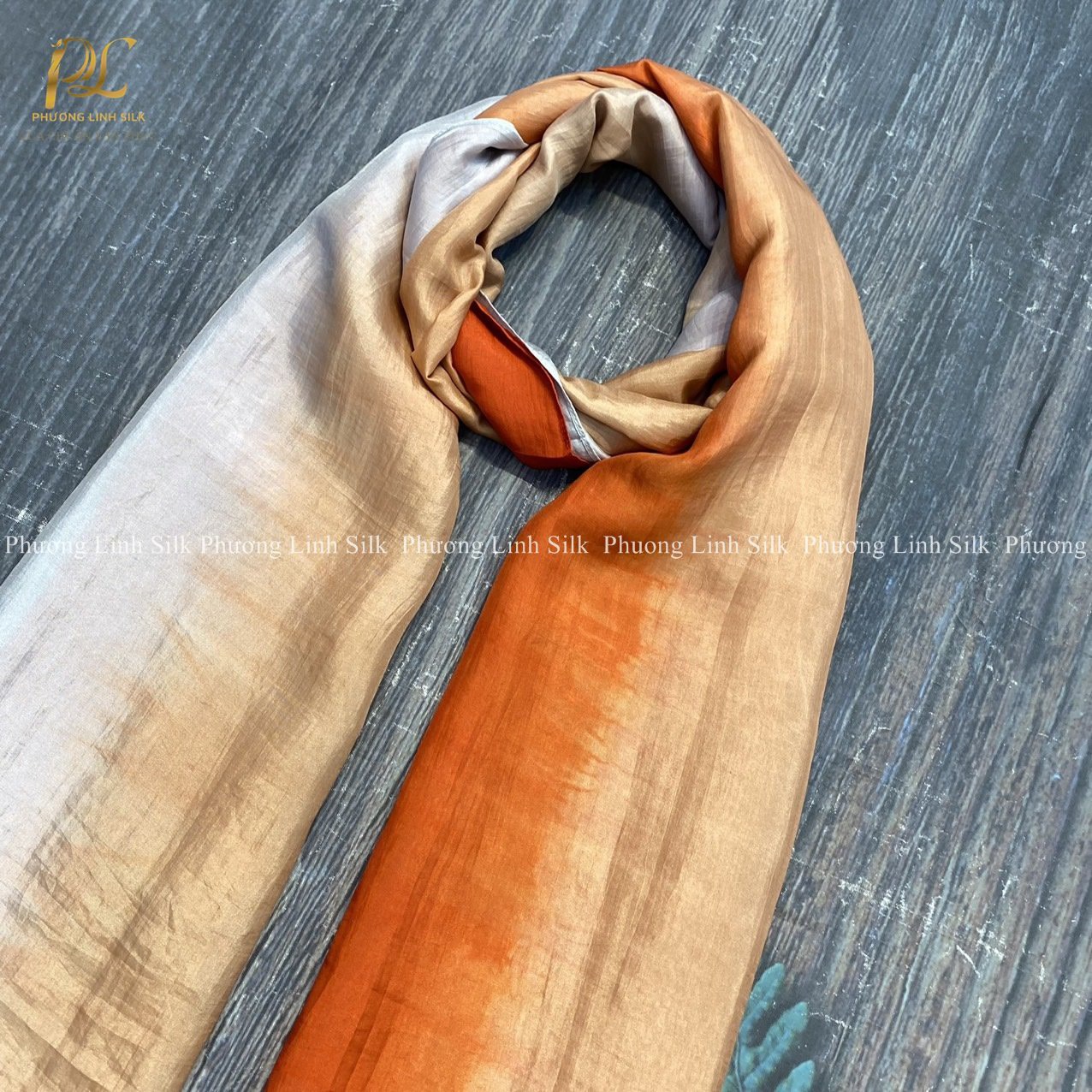 KHĂN LOANG BA MÀU NGHỆ THUẬT