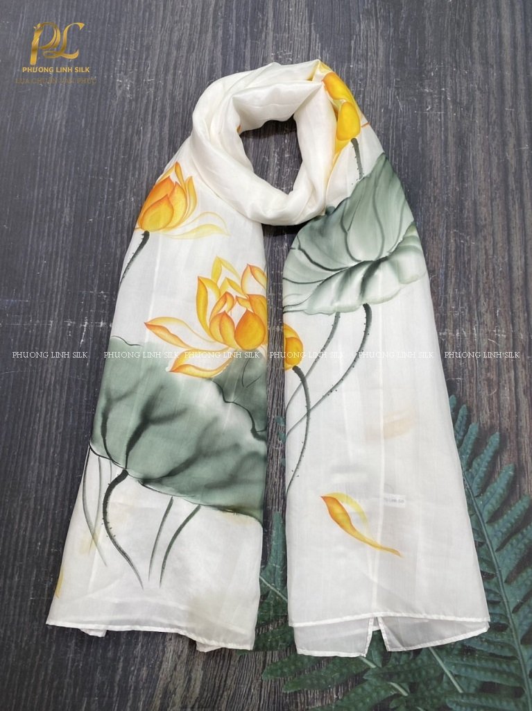 KHĂN LỤA VẼ MÀU NƯỚC NGHỆ THUẬT 100% TƠ TẰM HOA SEN QUỐC