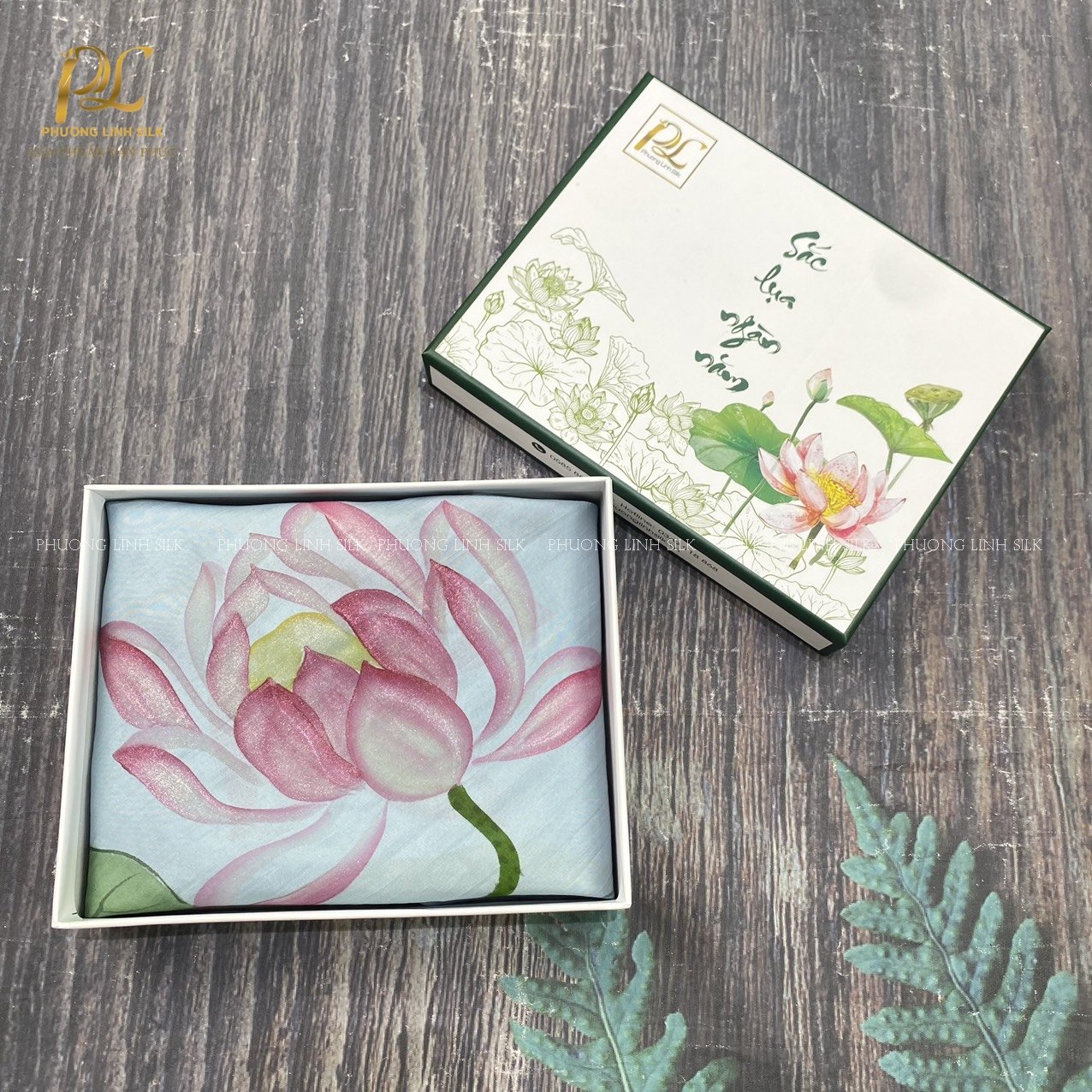 KHĂN LỤA VẼ MÀU NƯỚC NGHỆ THUẬT 100% TƠ TẰM HOA SEN QUỐC