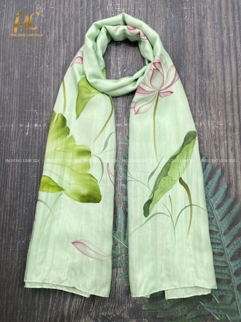 KHĂN LỤA VẼ MÀU NƯỚC NGHỆ THUẬT 100% TƠ TẰM HOA SEN QUỐC