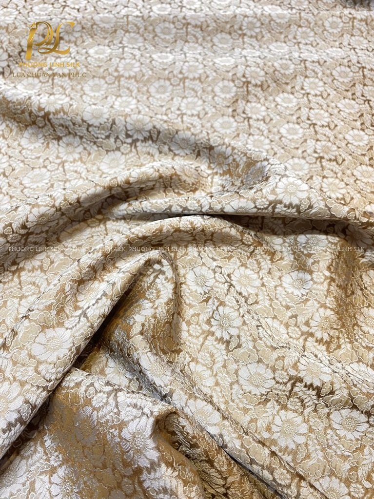 VẢI LỤA SATIN TƠ TẰM HOA CÚC MÀU NÂU TÂY