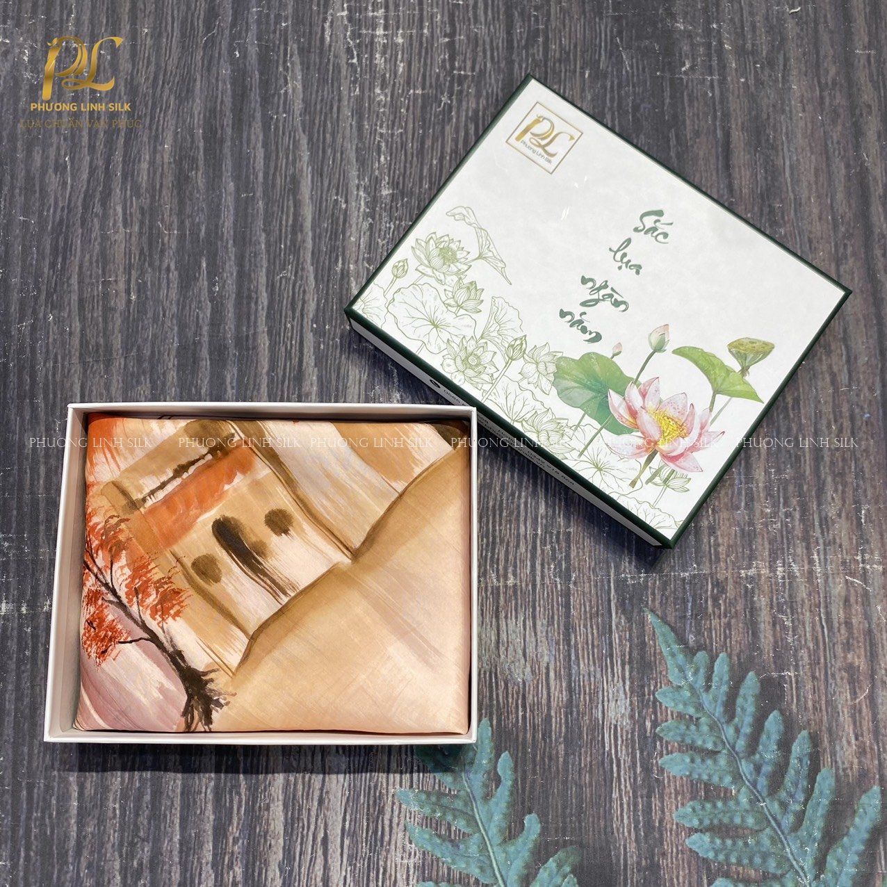 KHĂN LỤA VẼ MÀU NƯỚC NGHỆ THUẬT ĐỘC BẢN 100% TƠ TẰM PHỐ CỔ