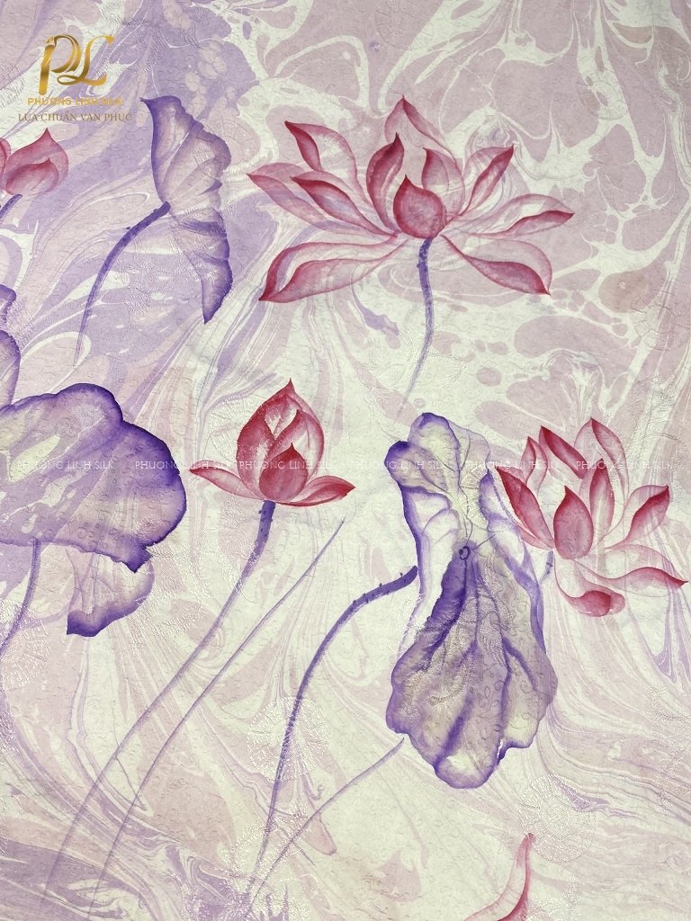 KHĂN LỤA VẼ TAY CAO CẤP VÂN CỔ THỦY ẤN 100% TƠ TẰM ĐỘC BẢN VẼ HOA SEN QUỐC