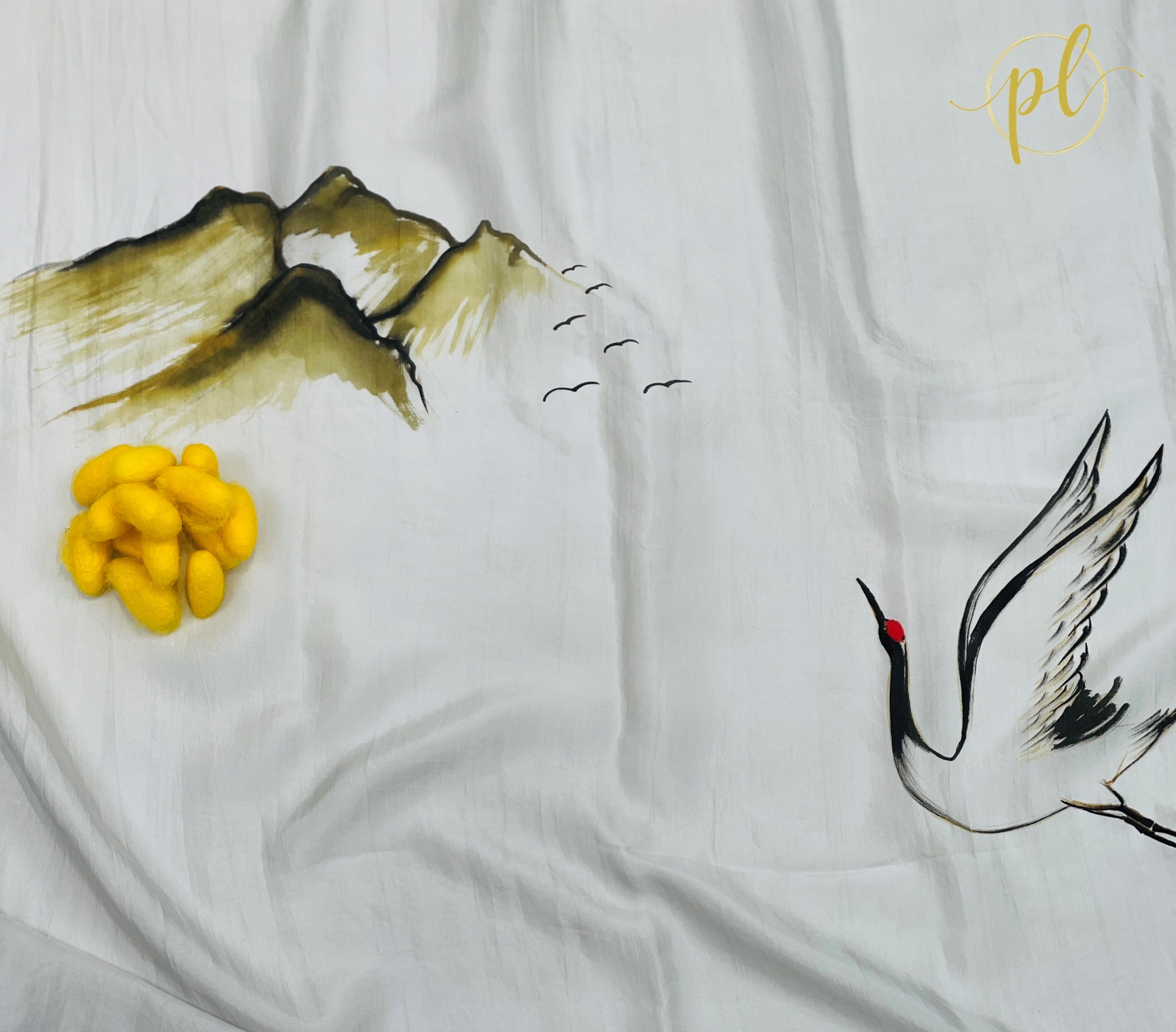 KHĂN LỤA VẼ MÀU NƯỚC NGHỆ THUẬT 100% HẠC TIÊN