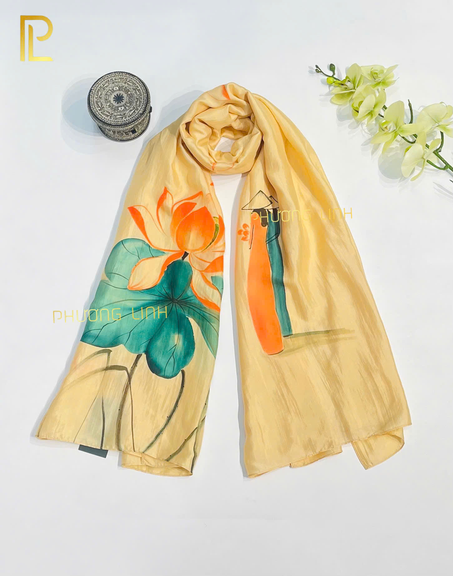 KHĂN LỤA HÀ ĐÔNG VẼ TAY THỦ CÔNG HOA SEN