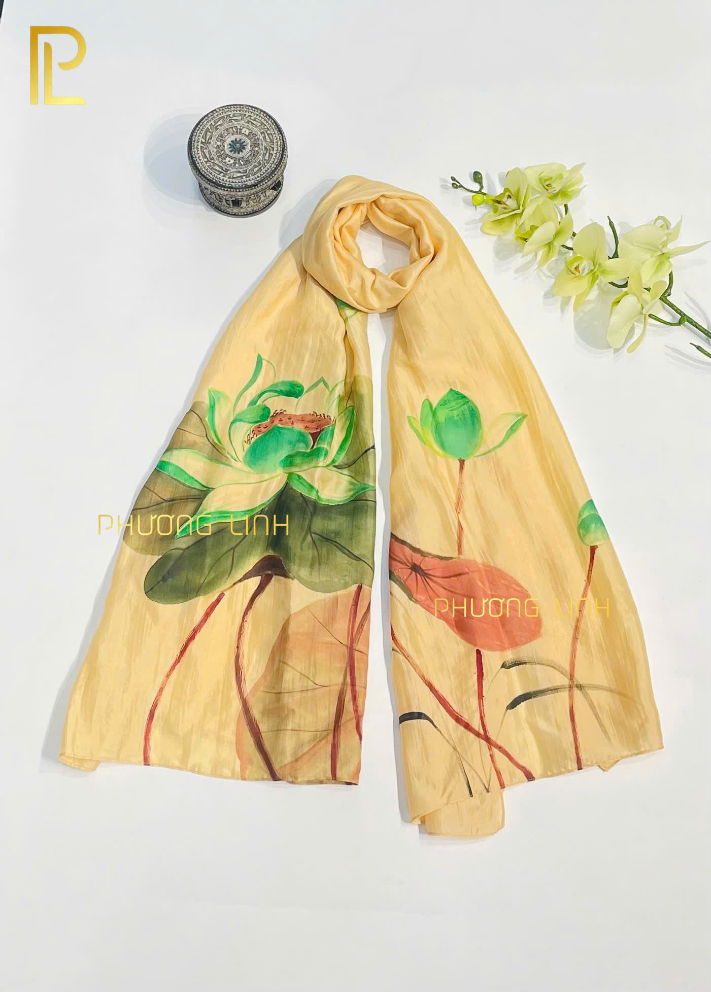 KHĂN LỤA HÀ ĐÔNG VẼ TAY THỦ CÔNG HOA SEN