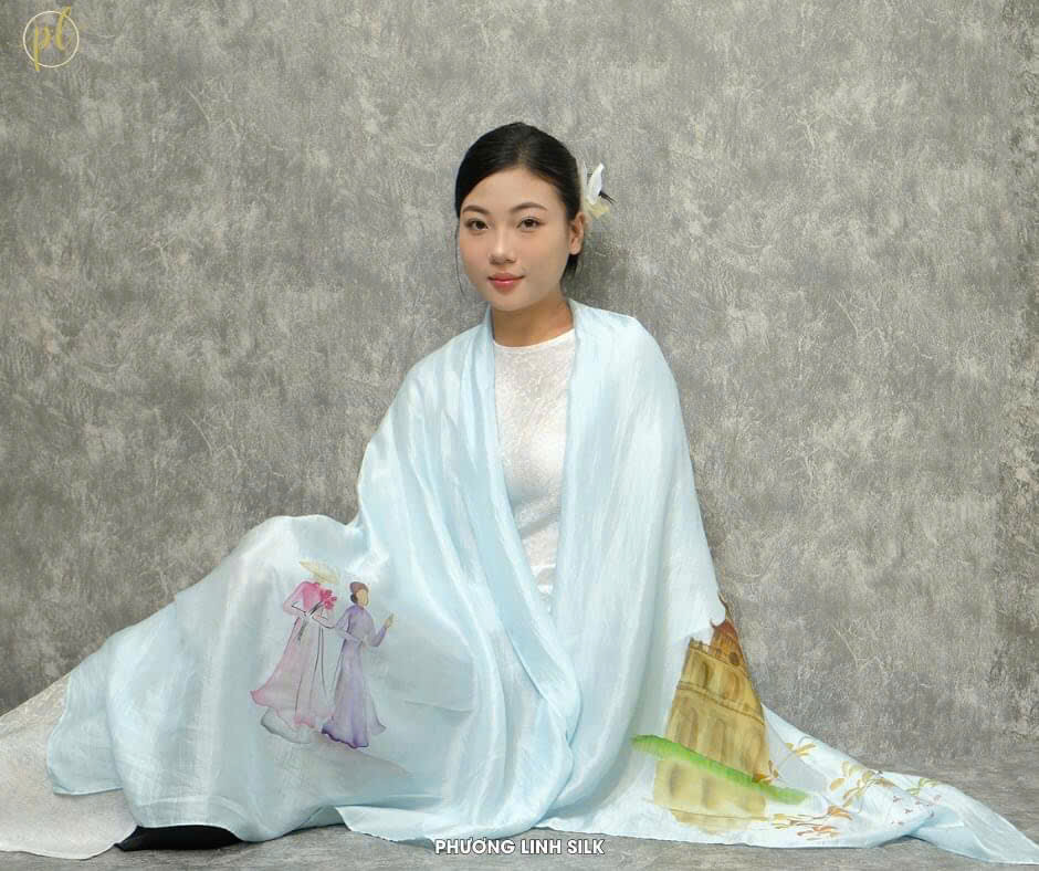 KHĂN LỤA HÀ ĐÔNG VẼ TAY NGHỆ THUẬT HỒ GƯƠM CAO CẤP