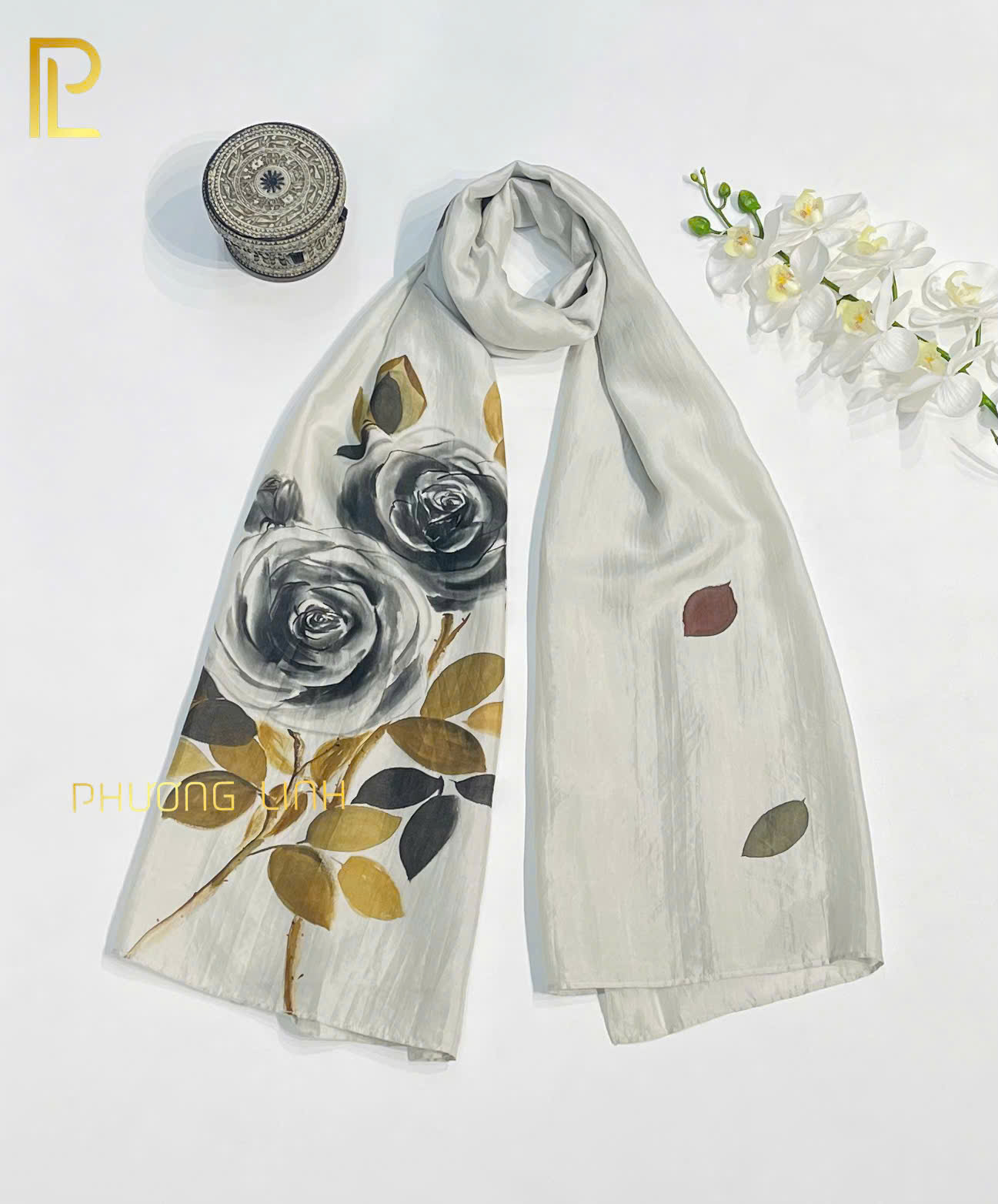 KHĂN LỤA HÀ ĐÔNG VẼ TAY NGHỆ THUẬT HOA HỒNG CAO CẤP