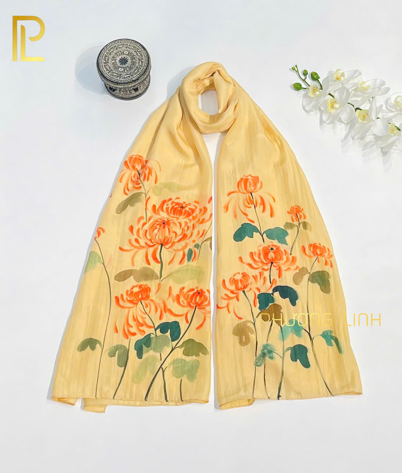 KHĂN LỤA VẼ MÀU NƯỚC NGHỆ THUẬT ĐỘC BẢN 100% TƠ TẰM HOA CÚC VẠN THỌ