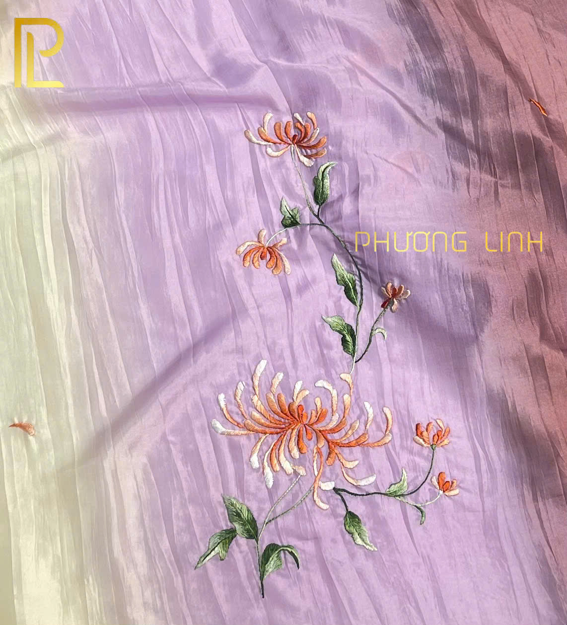 KHĂN LỤA TƠ TẰM HÀ ĐÔNG THÊU TAY HOA CÚC CHỈ TƠ
