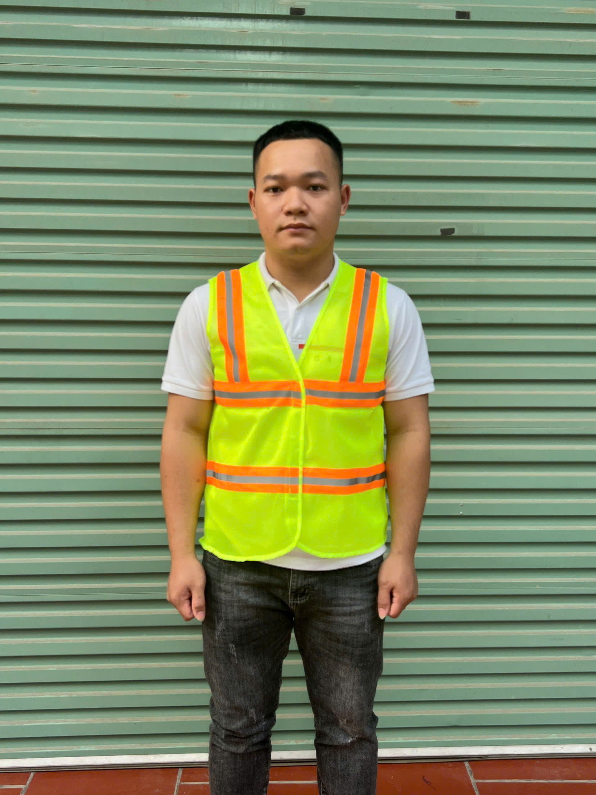 ao-phan-quang-mau-vang-chanh
