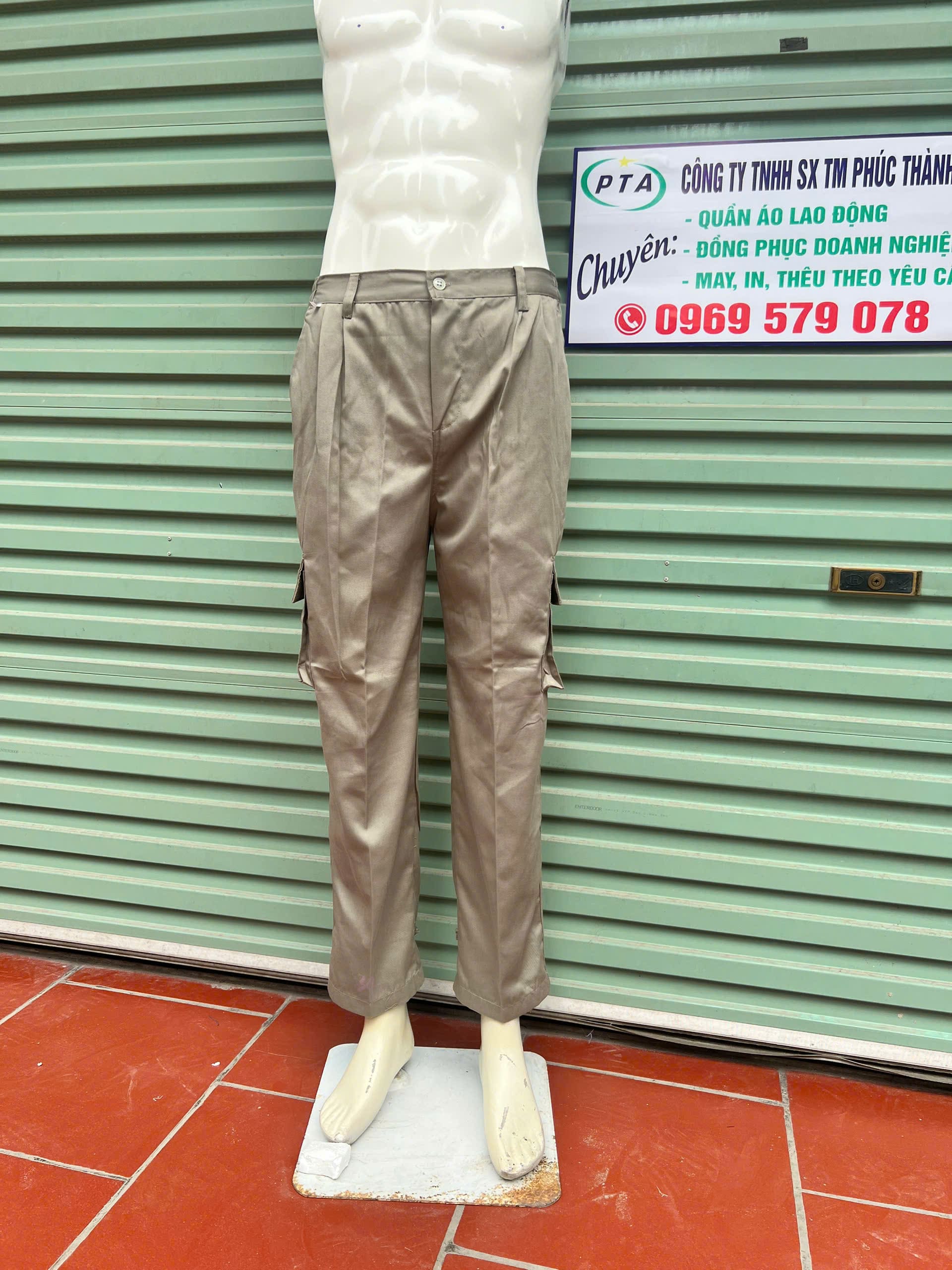 quan-bao-ho-lao-lao-dong-mau-xam-tui-hop