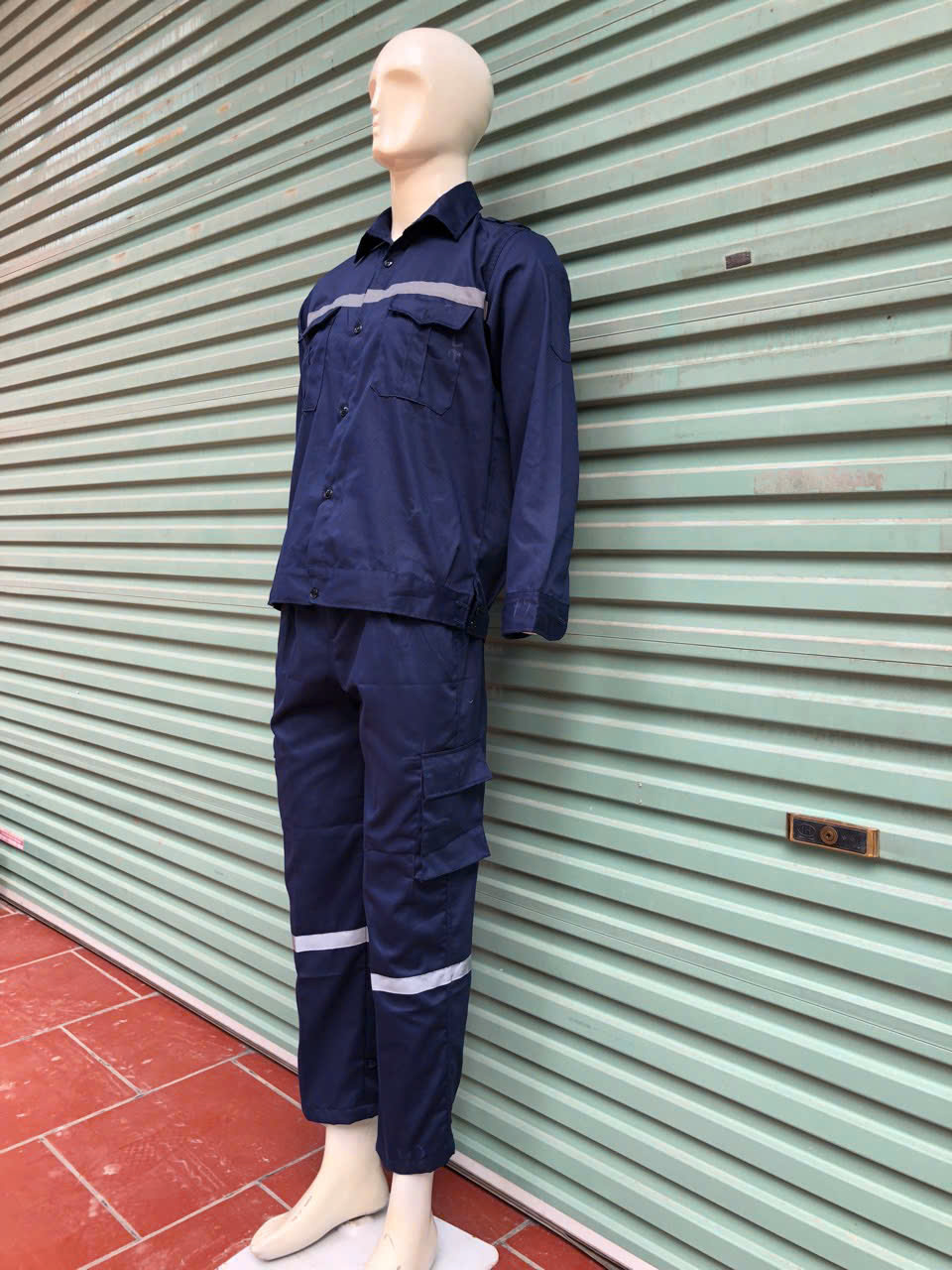 quan-ao-bao-ho-lao-dong-mau-than-tui-hop-phan-quang