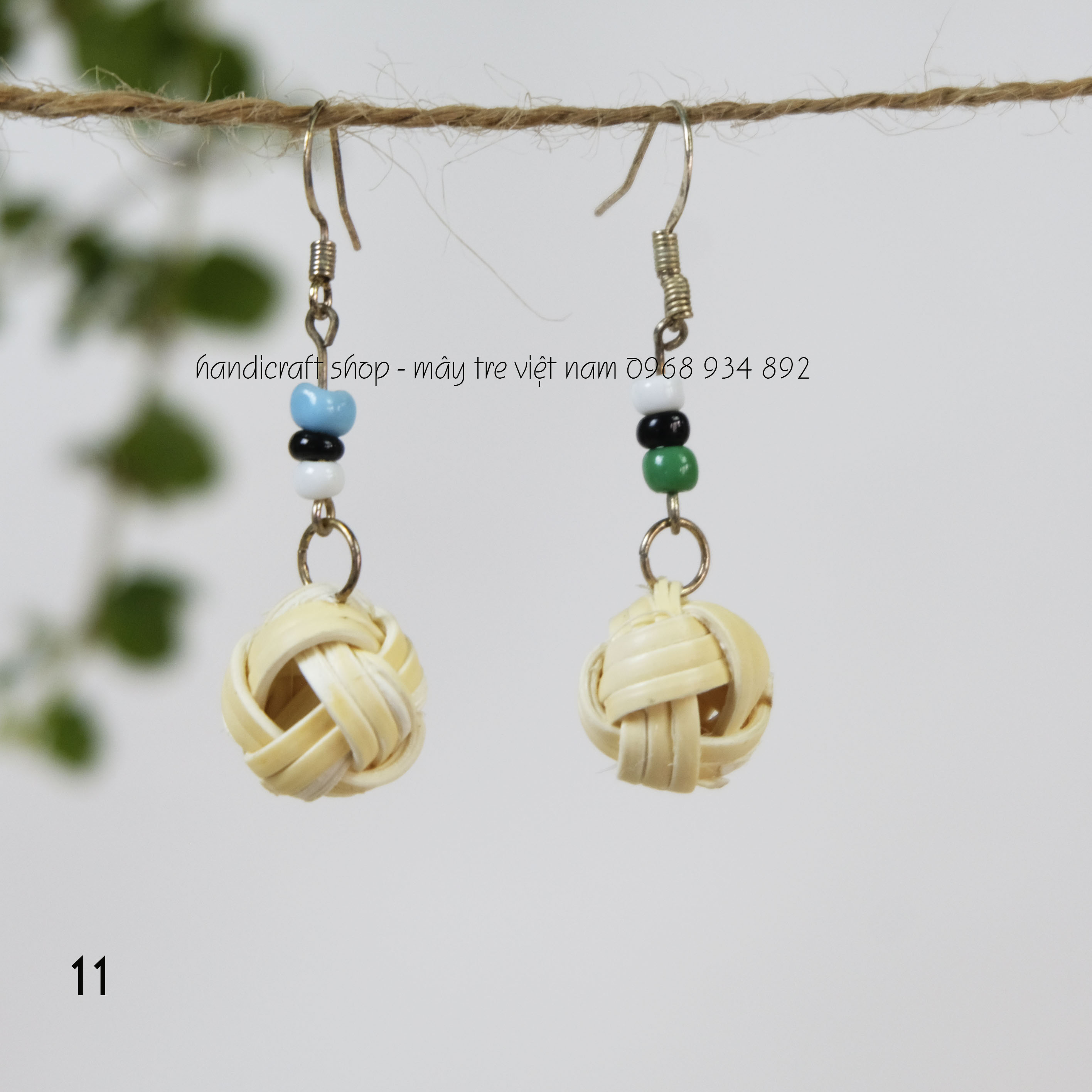 Khuyên tai hình tròn