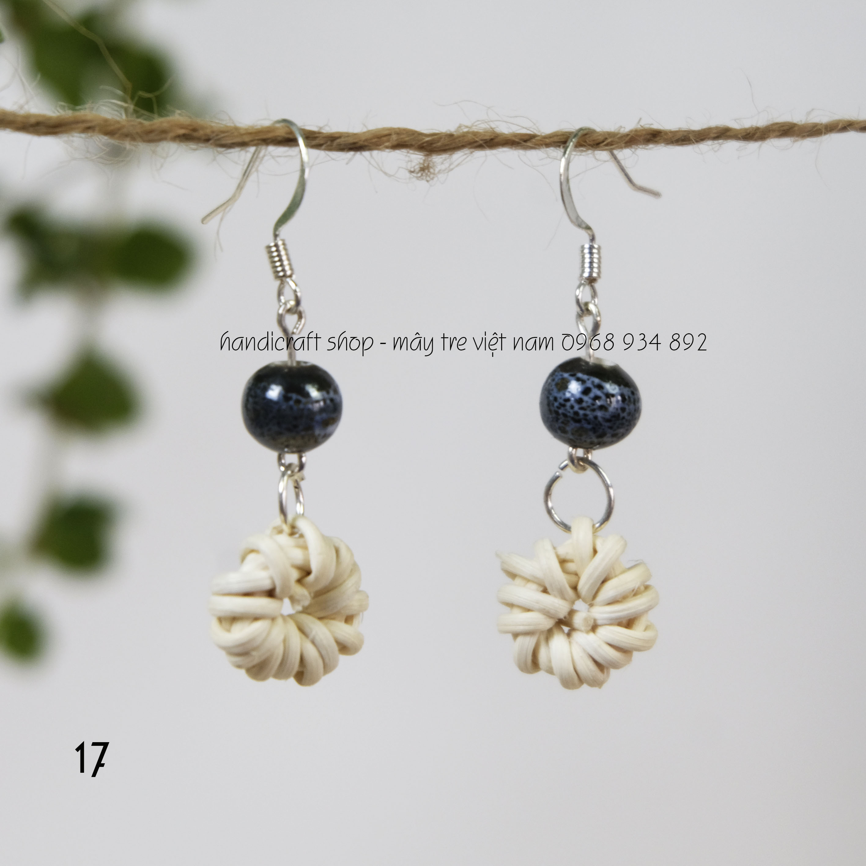 Khuyên tai hình tròn