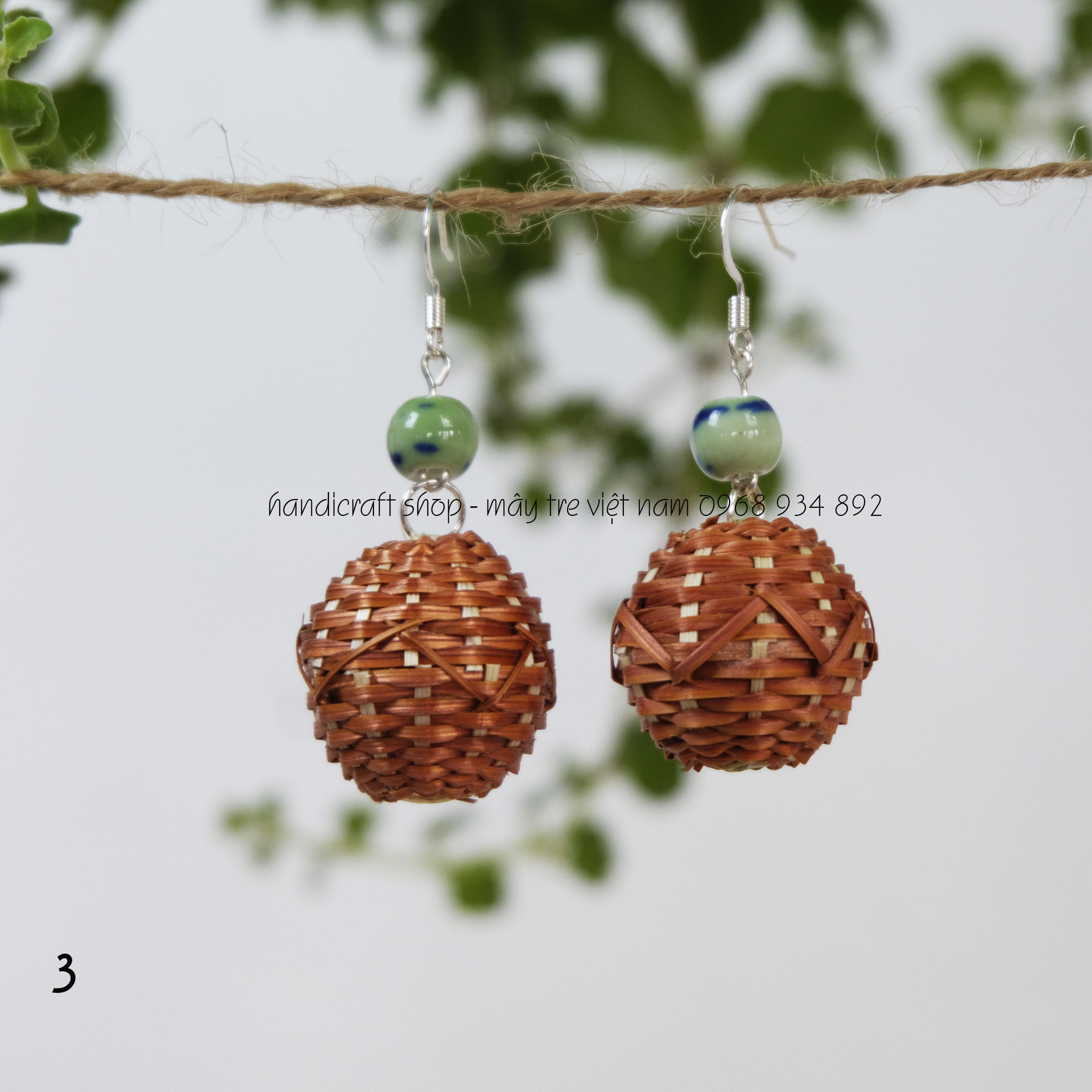 Khuyên tai hình tròn