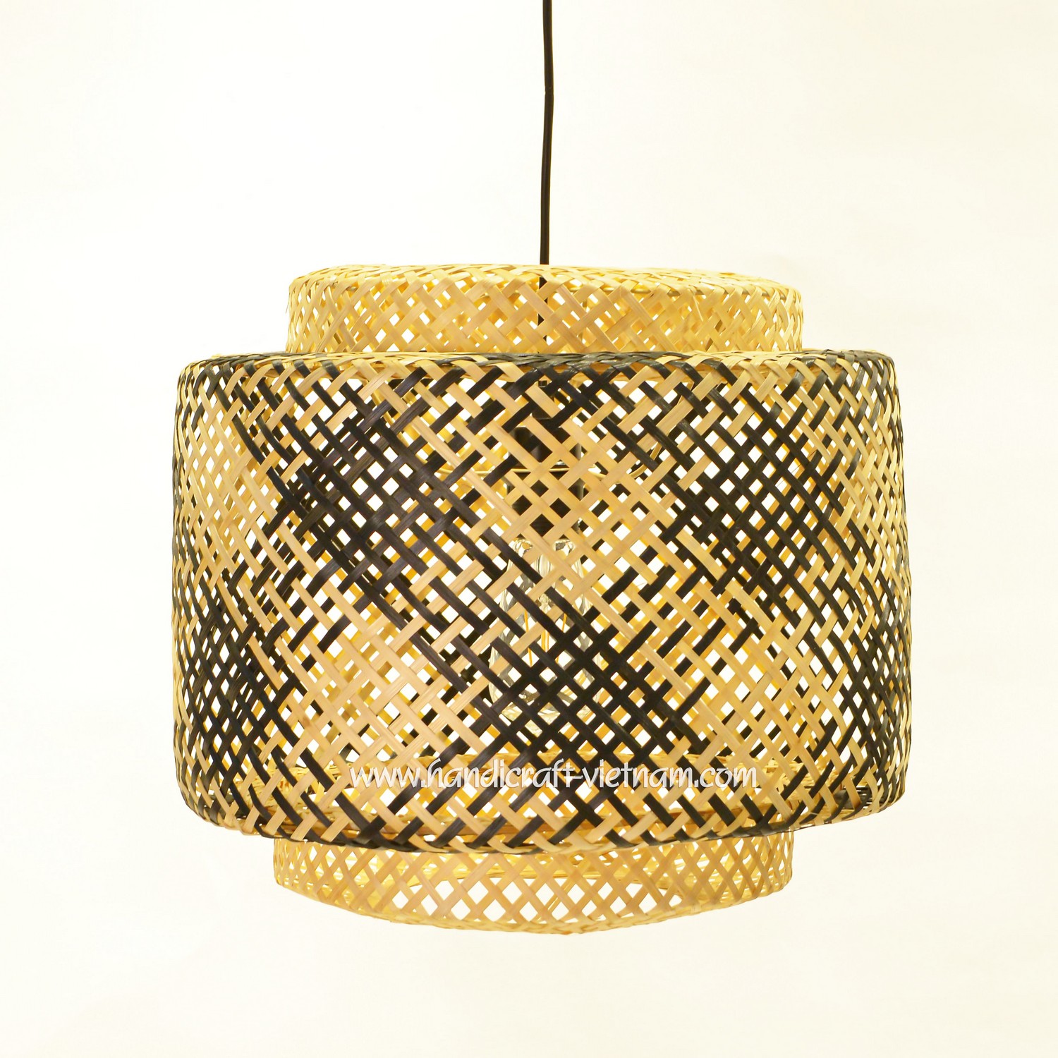 Chao đèn 3 tầng caro đen