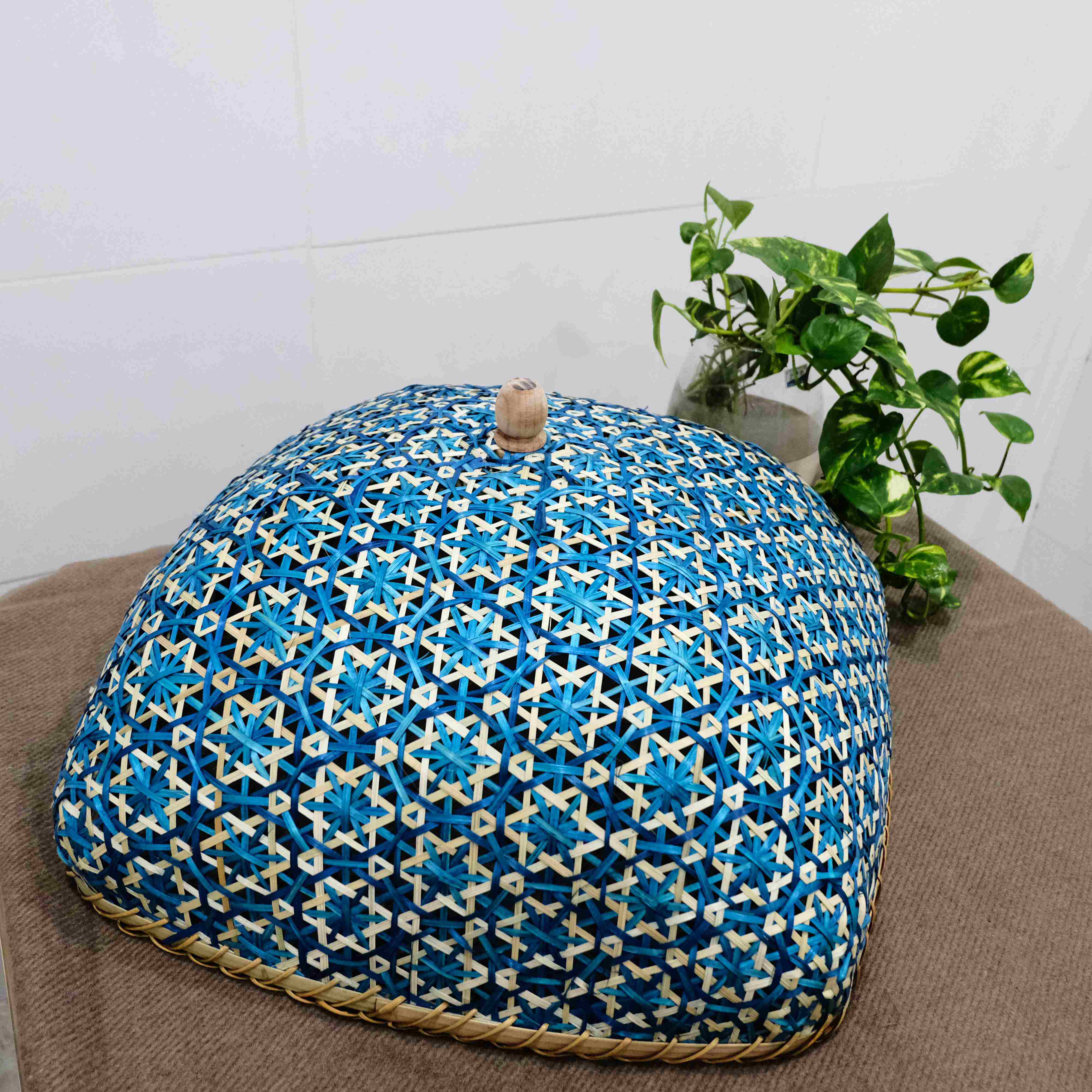 Lồng bàn vuông đan hoa thị