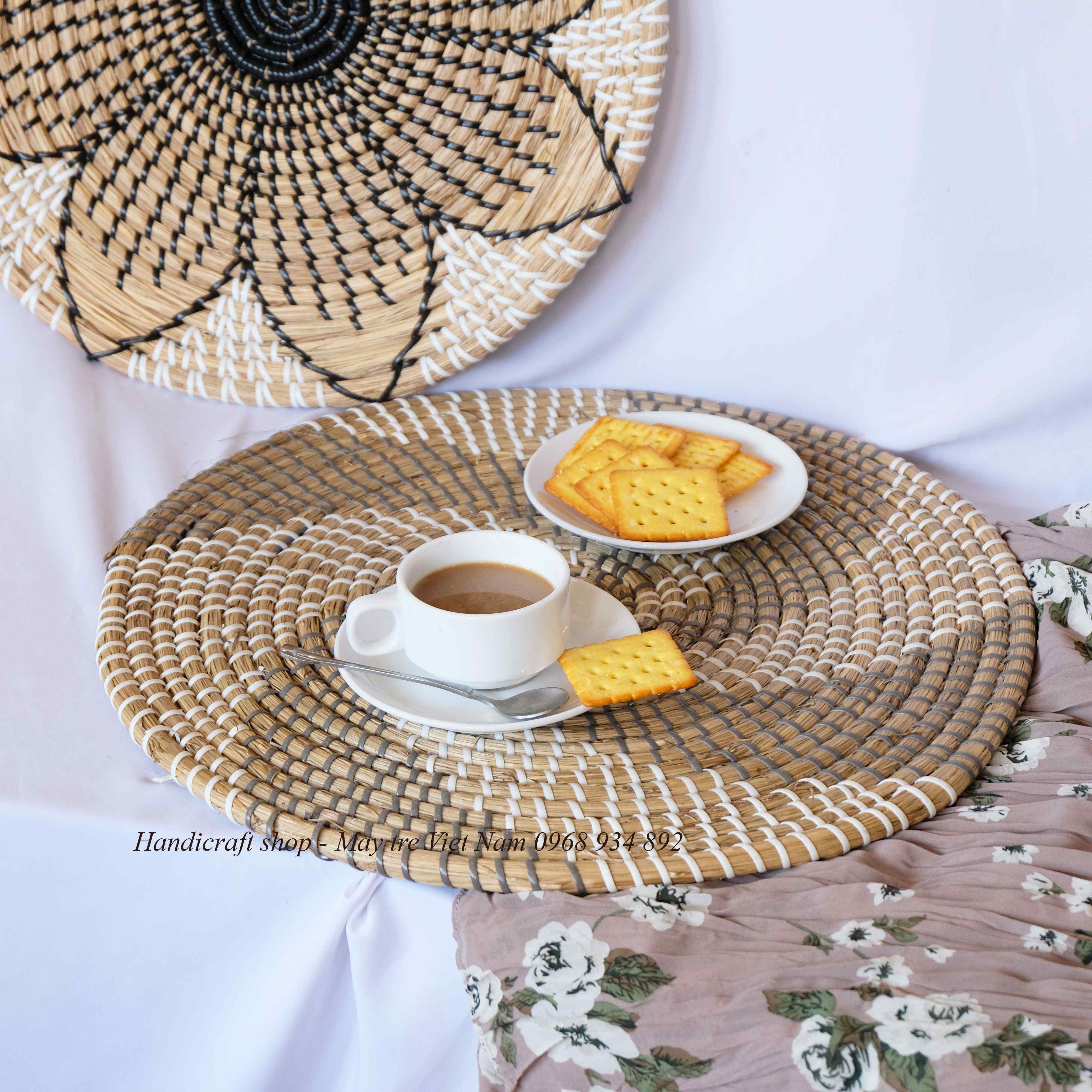 Đĩa cói họa tiết lốc xoáy (đáy phẳng)