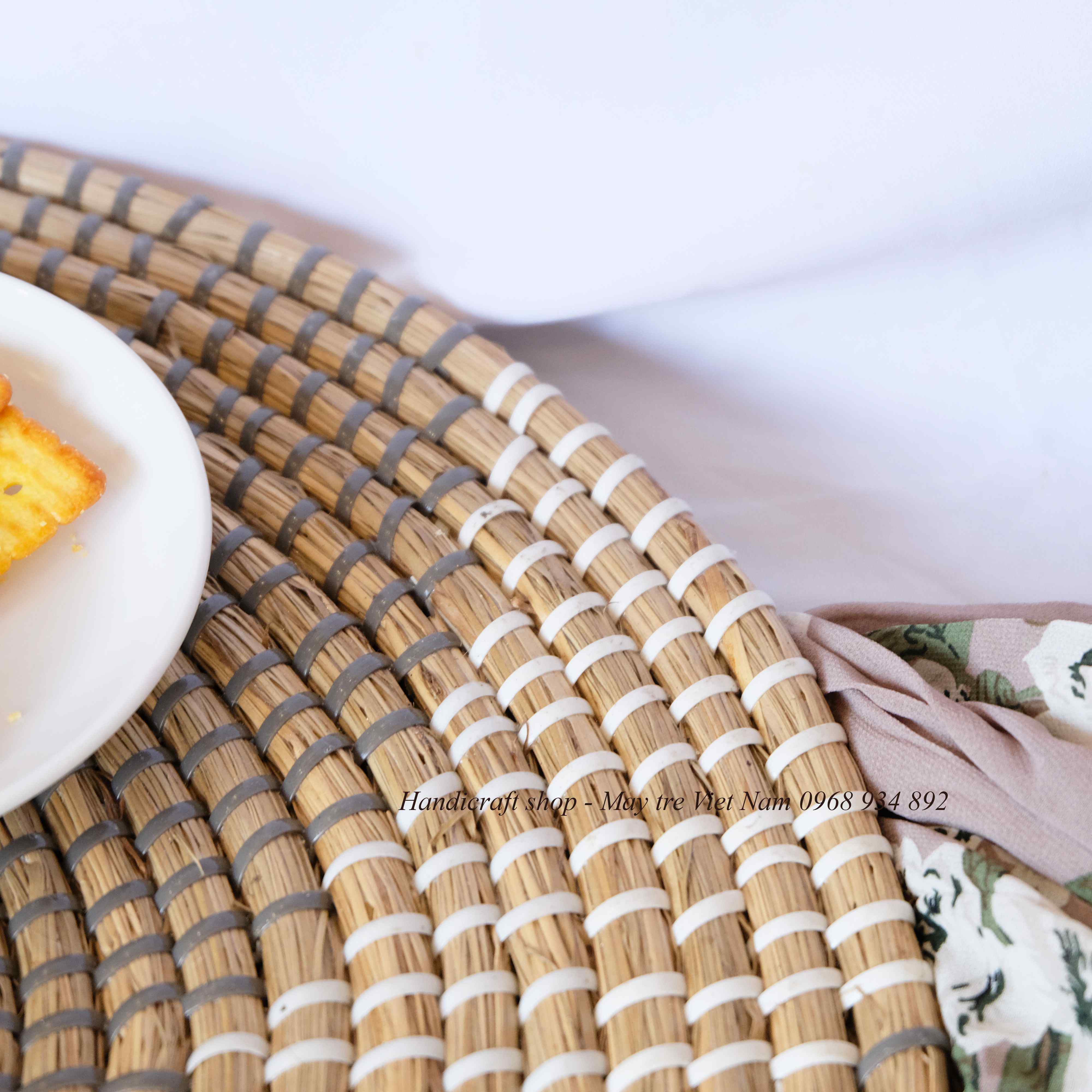 Đĩa cói họa tiết lốc xoáy (đáy phẳng)