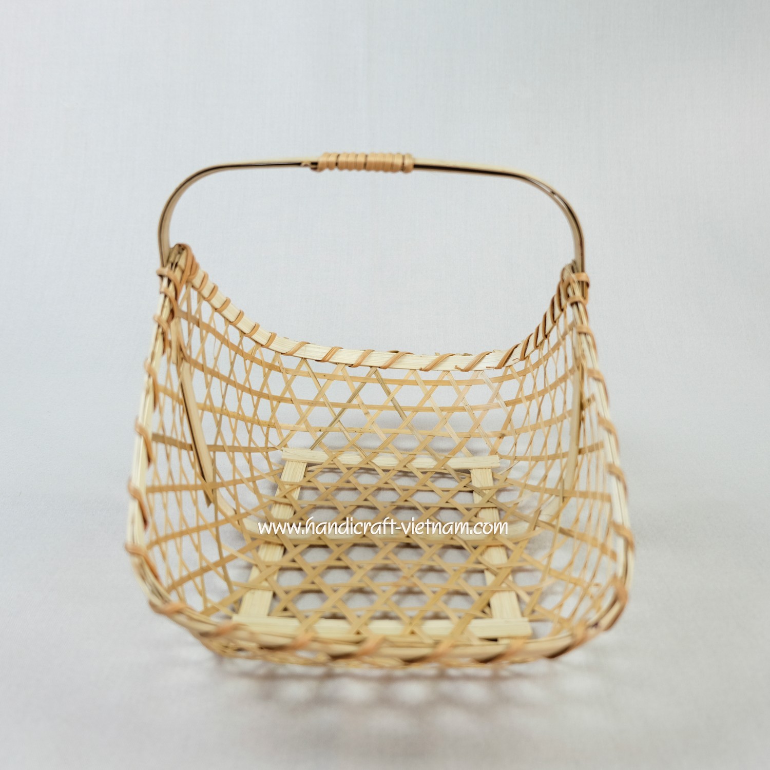 Giỏ tre quai ngang