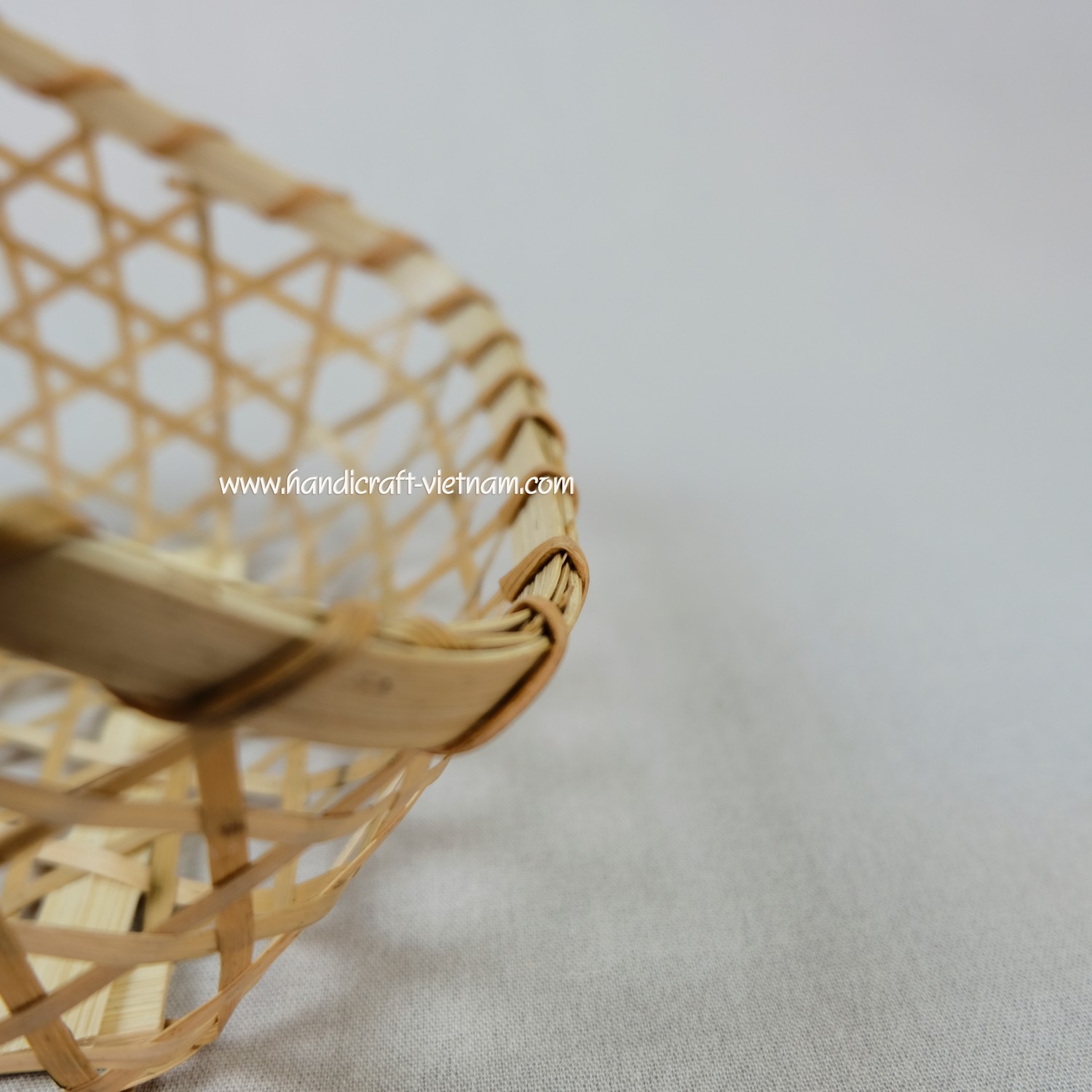 Giỏ tre quai ngang