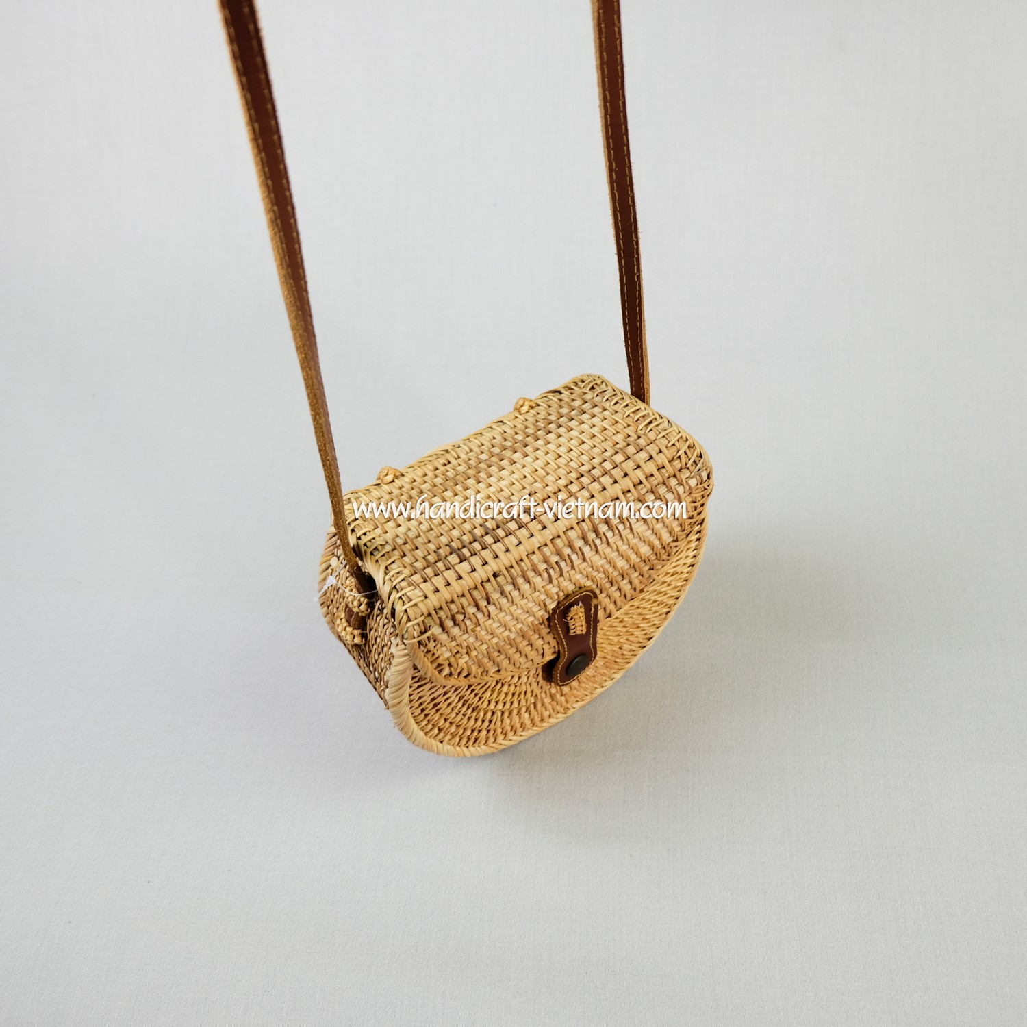 Túi mây Bán nguyệt