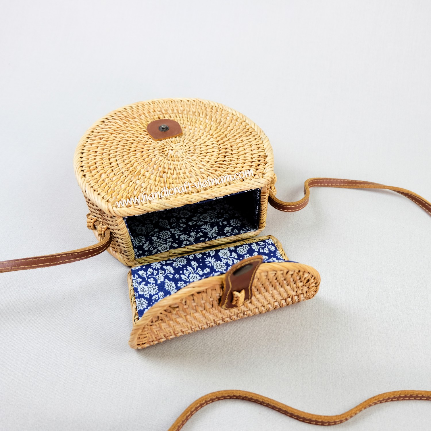 Túi mây Bán nguyệt