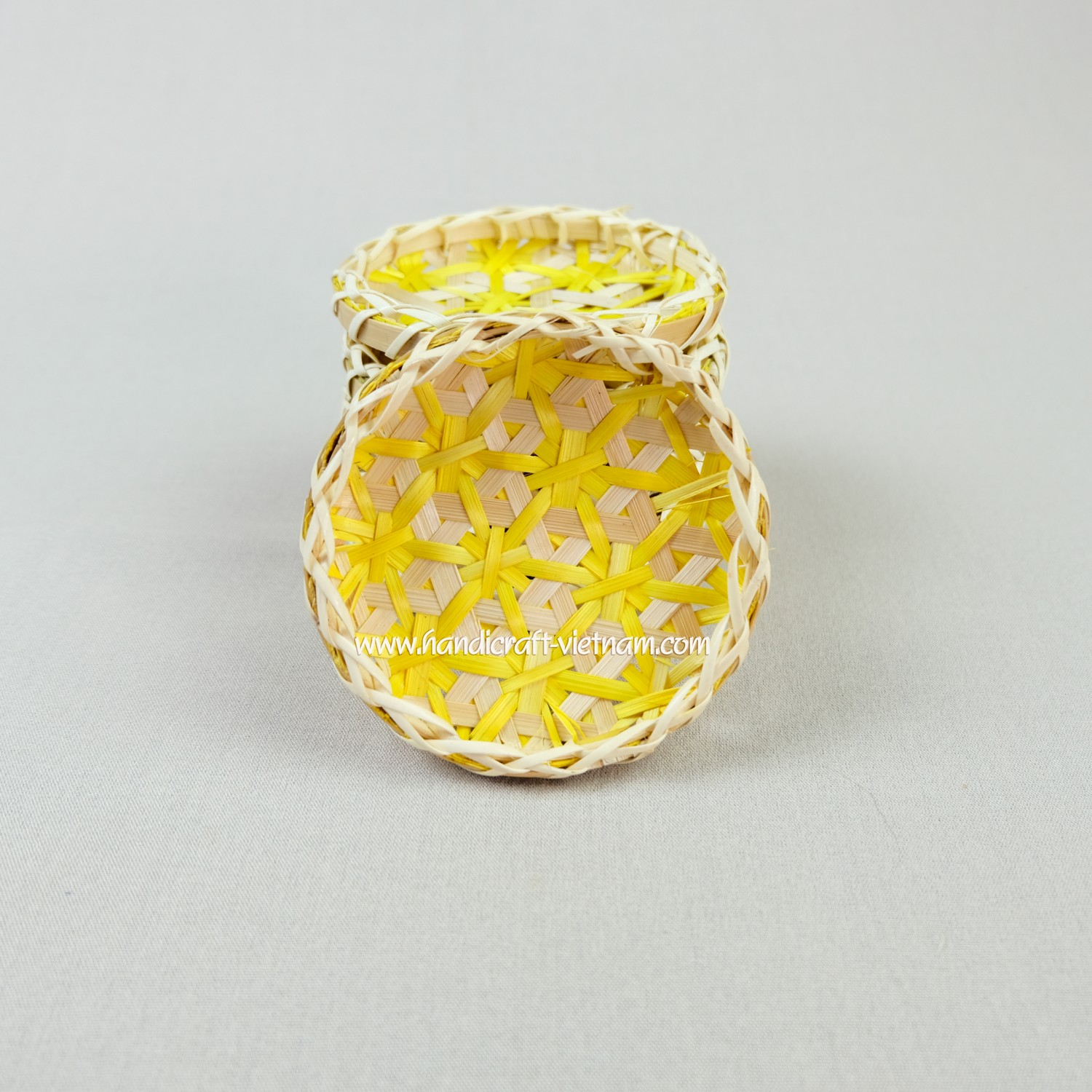 Lót cốc tre hoa thị