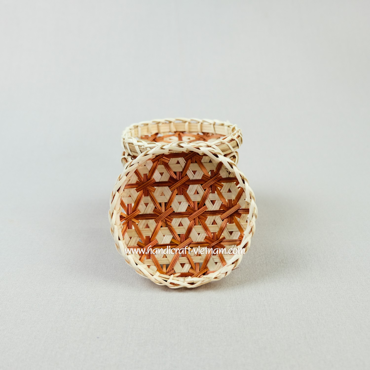 Lót cốc tre hoa thị