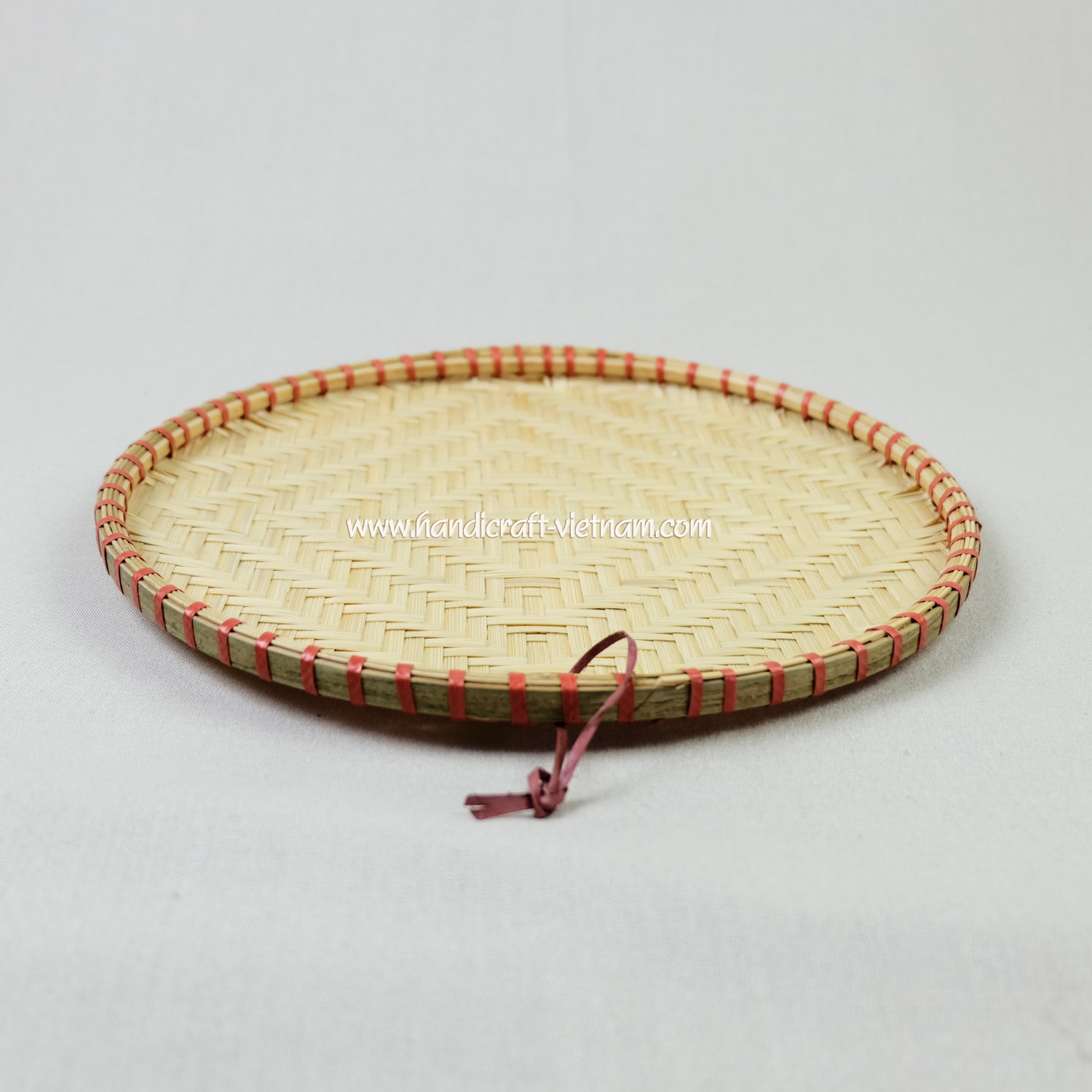 Mẹt tre viền dây nhựa