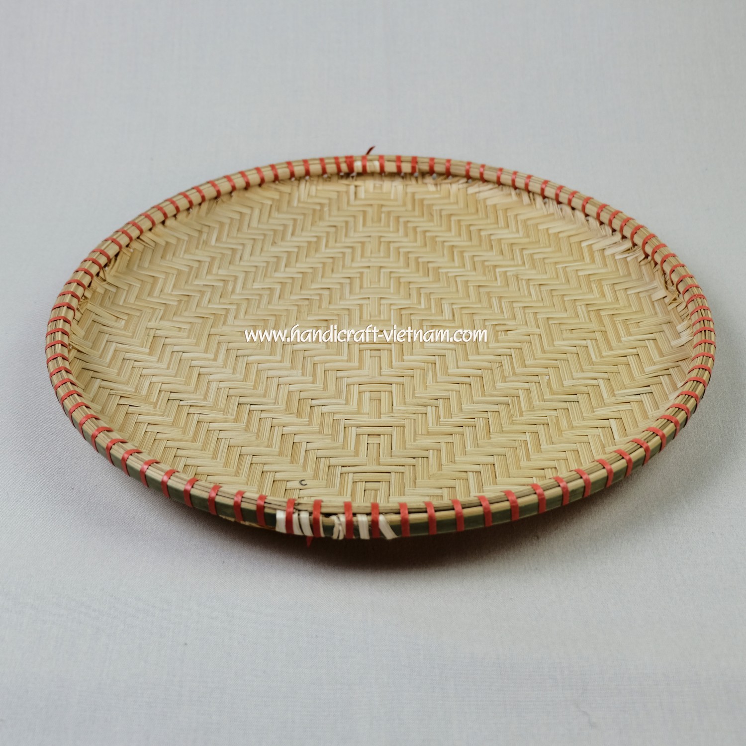 Mẹt tre viền dây nhựa