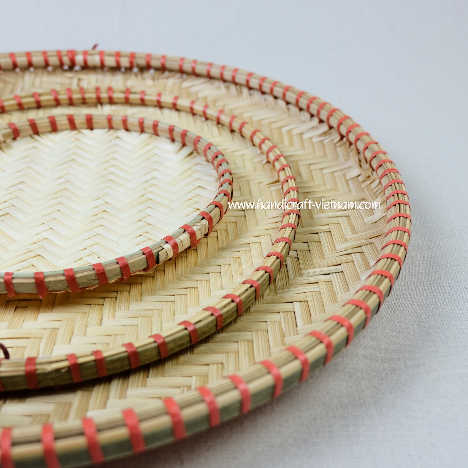 Mẹt tre viền dây nhựa